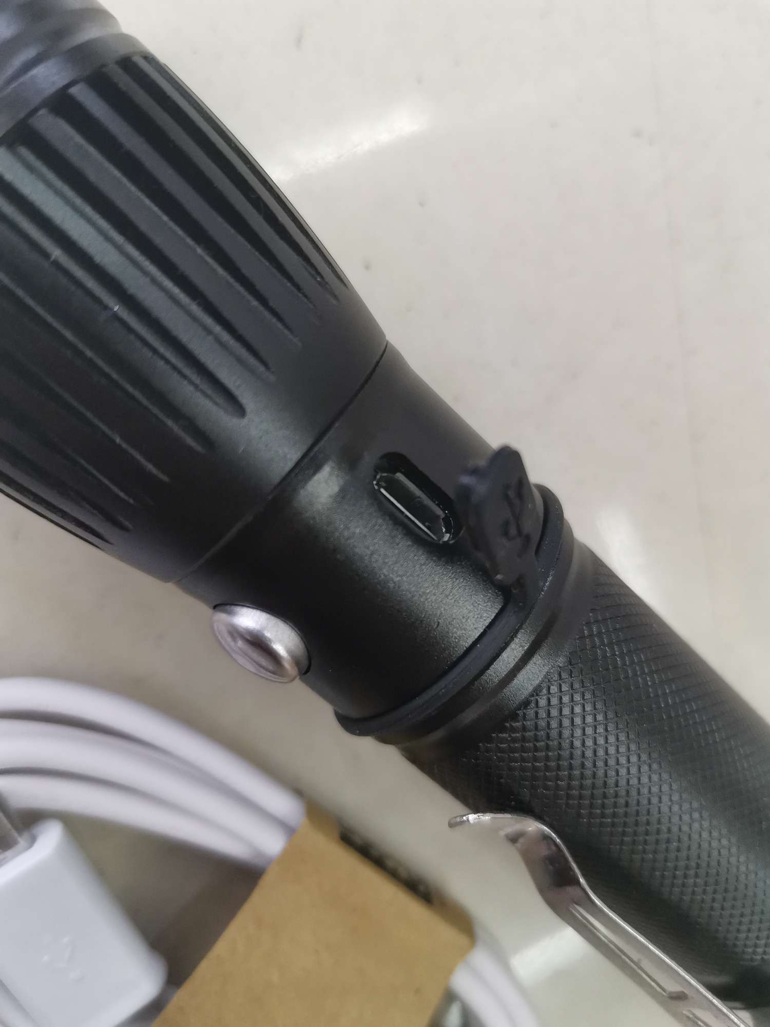 伸拉调焦侧灯设计（COB）可卸电池铝合金多功能强光手电筒详情图6