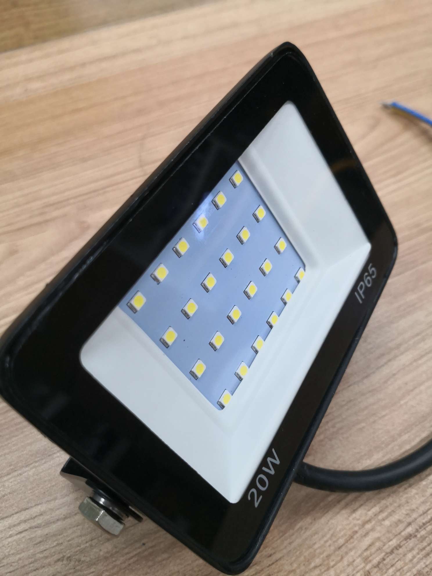 LED linear Apple model floodlight 20w - 220 V - 240