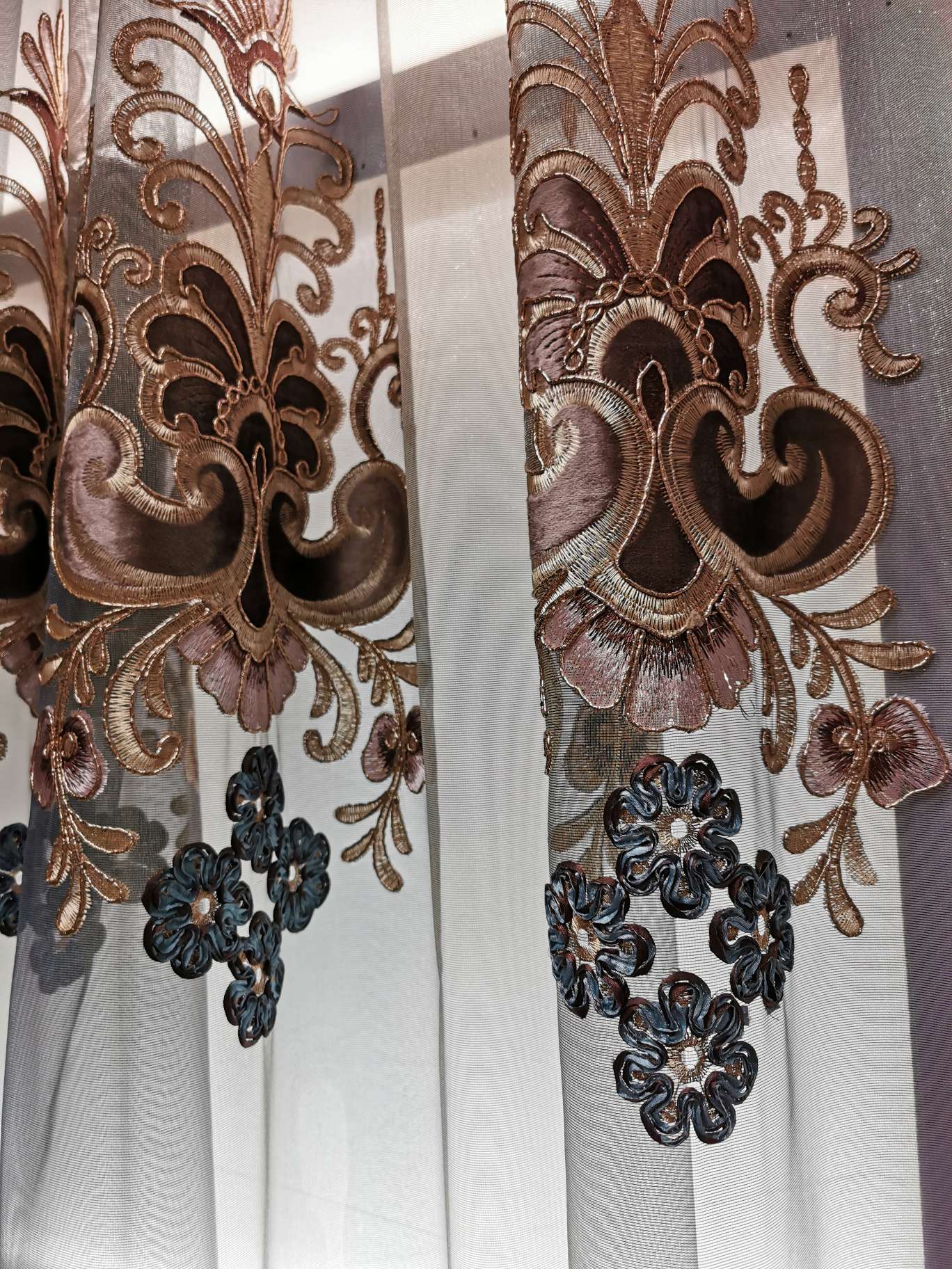 High-end three-dimensional embroidered curtain fabric undefined