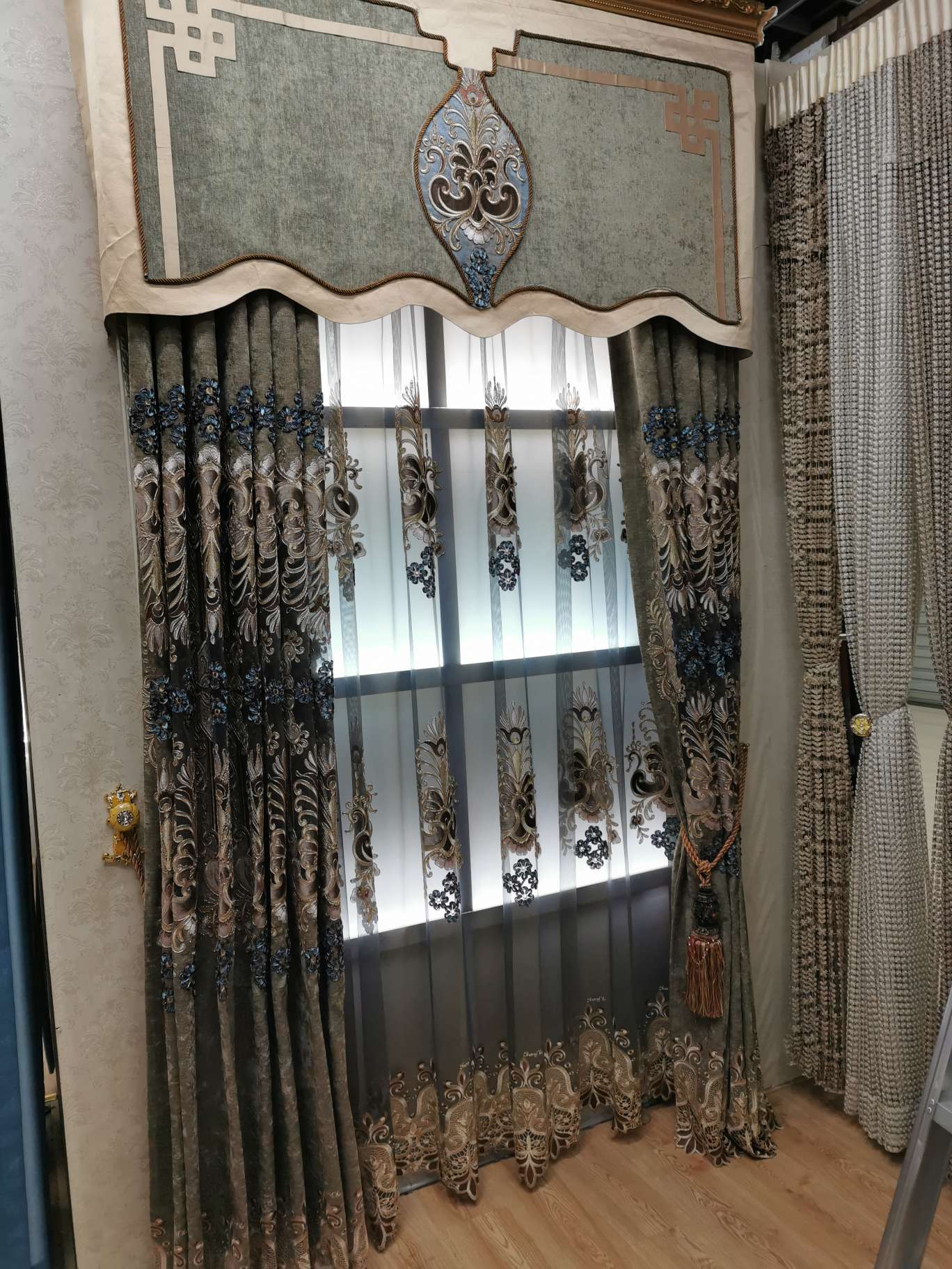 High-end three-dimensional embroidered curtain fabric details Picture