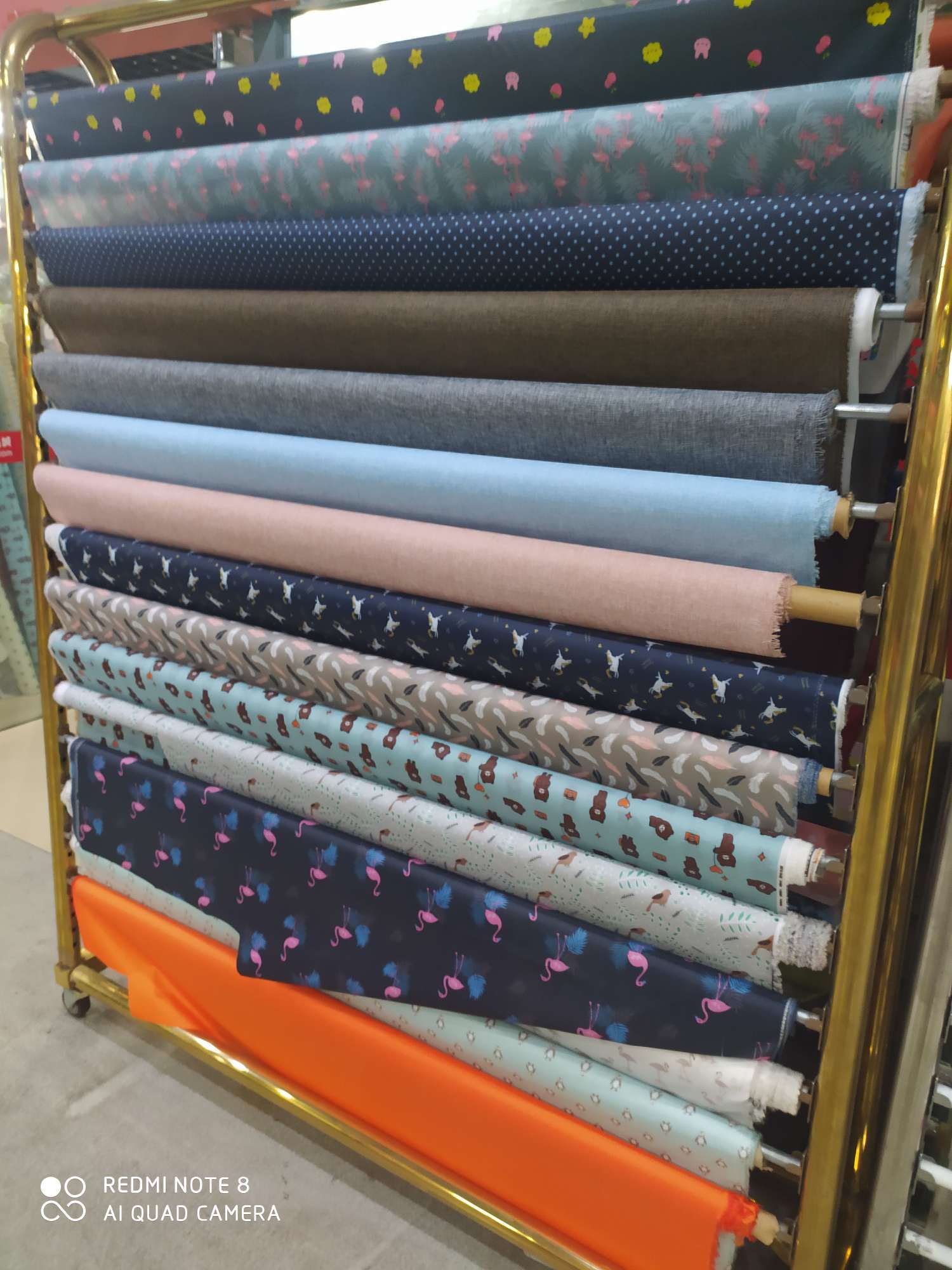 Factory direct sales, 200D double-strand waterproof PU, suitable for express packages, express delivery boxes, etc Application Scenario