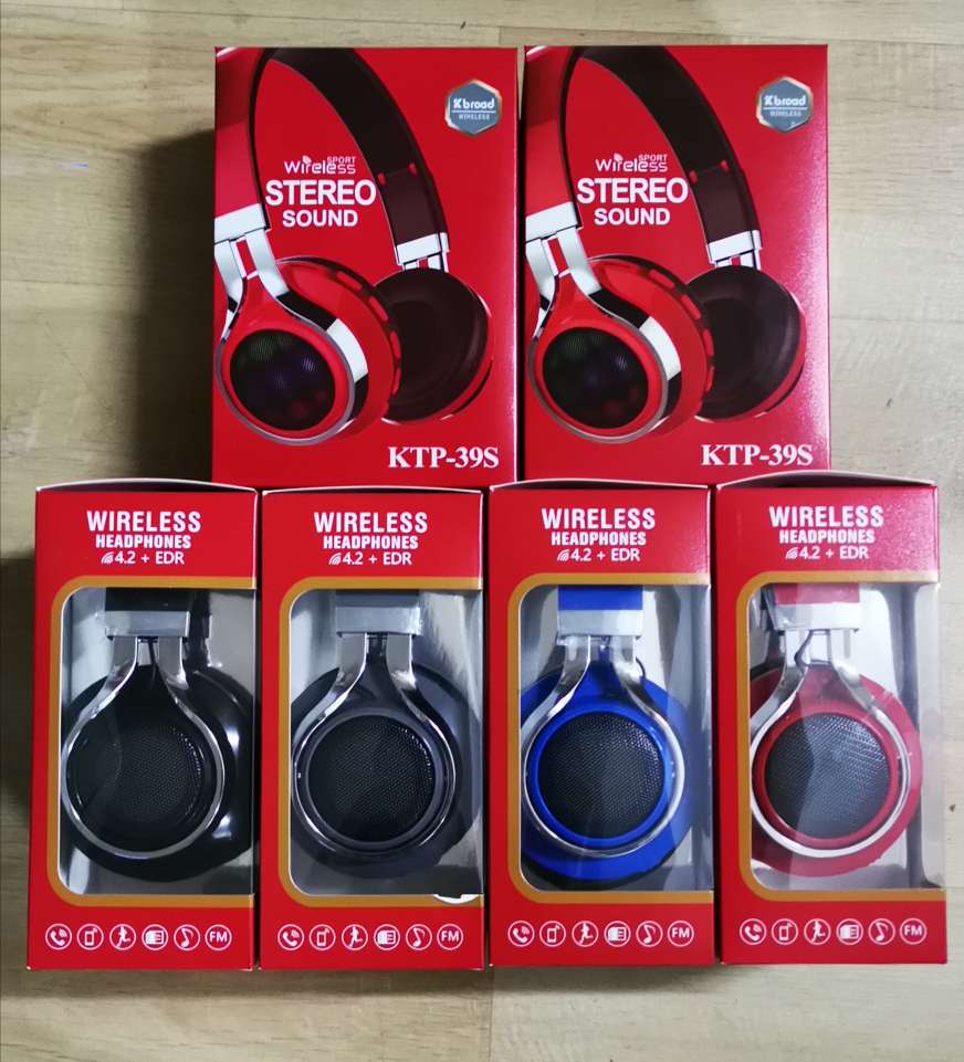 Bluetooth headphones with lights