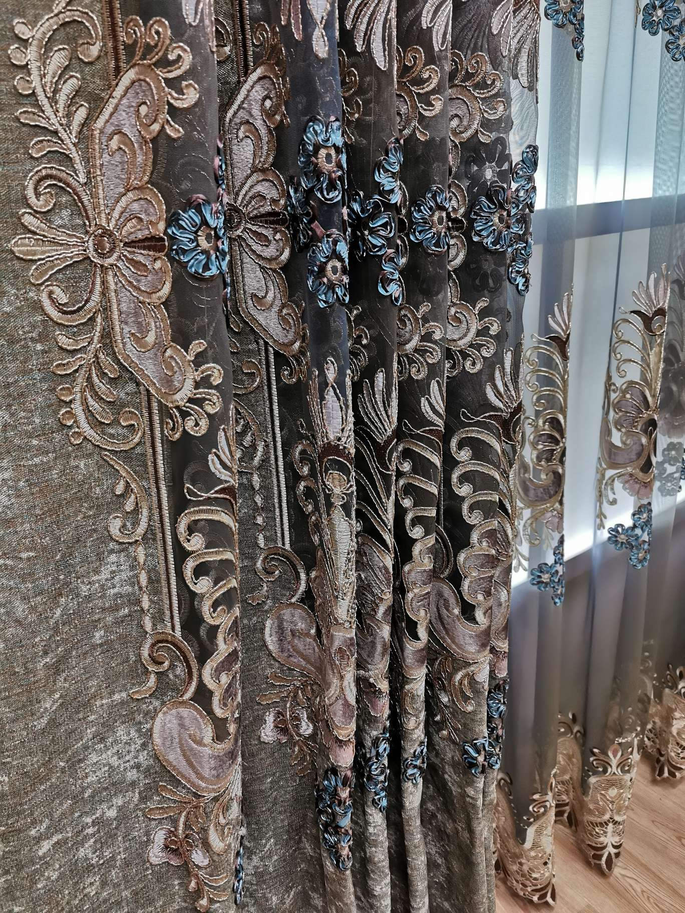 High-end three-dimensional embroidered curtain fabric undefined