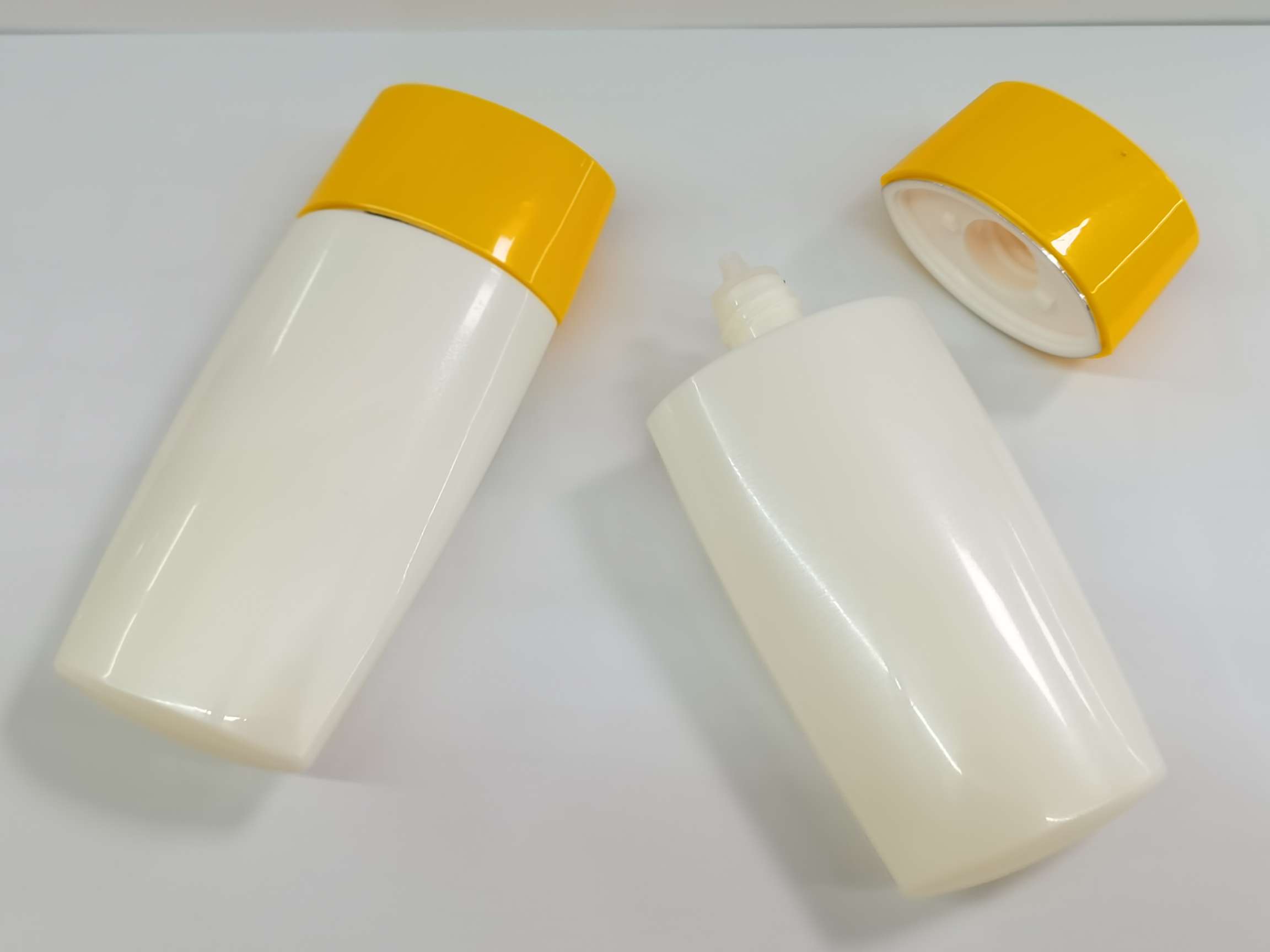 MD-002 Foundation Bottle Overall Appearance