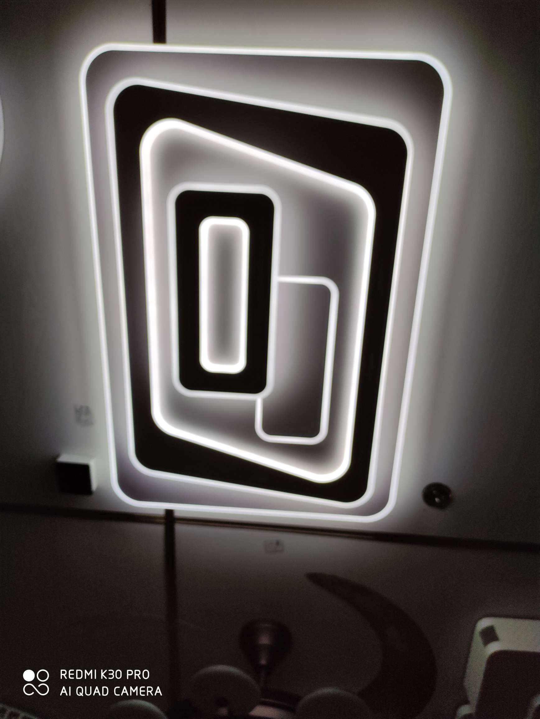 68O6 rectangular modern ceiling lamp with LED dual-color and remote control for stepless dimming Specification image