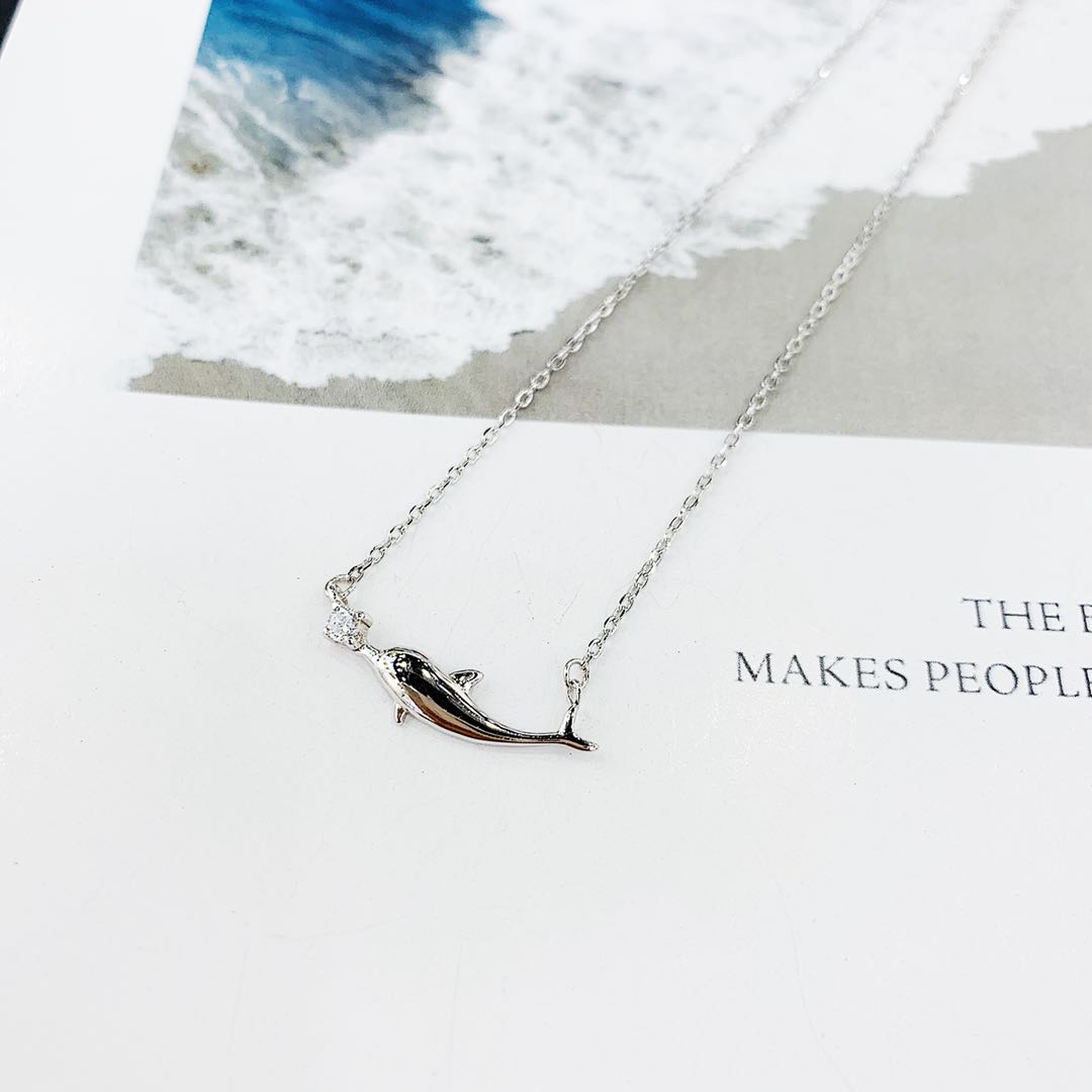 The s925 silver zircon dolphin necklace does not fade and does not cause allergies Specification image
