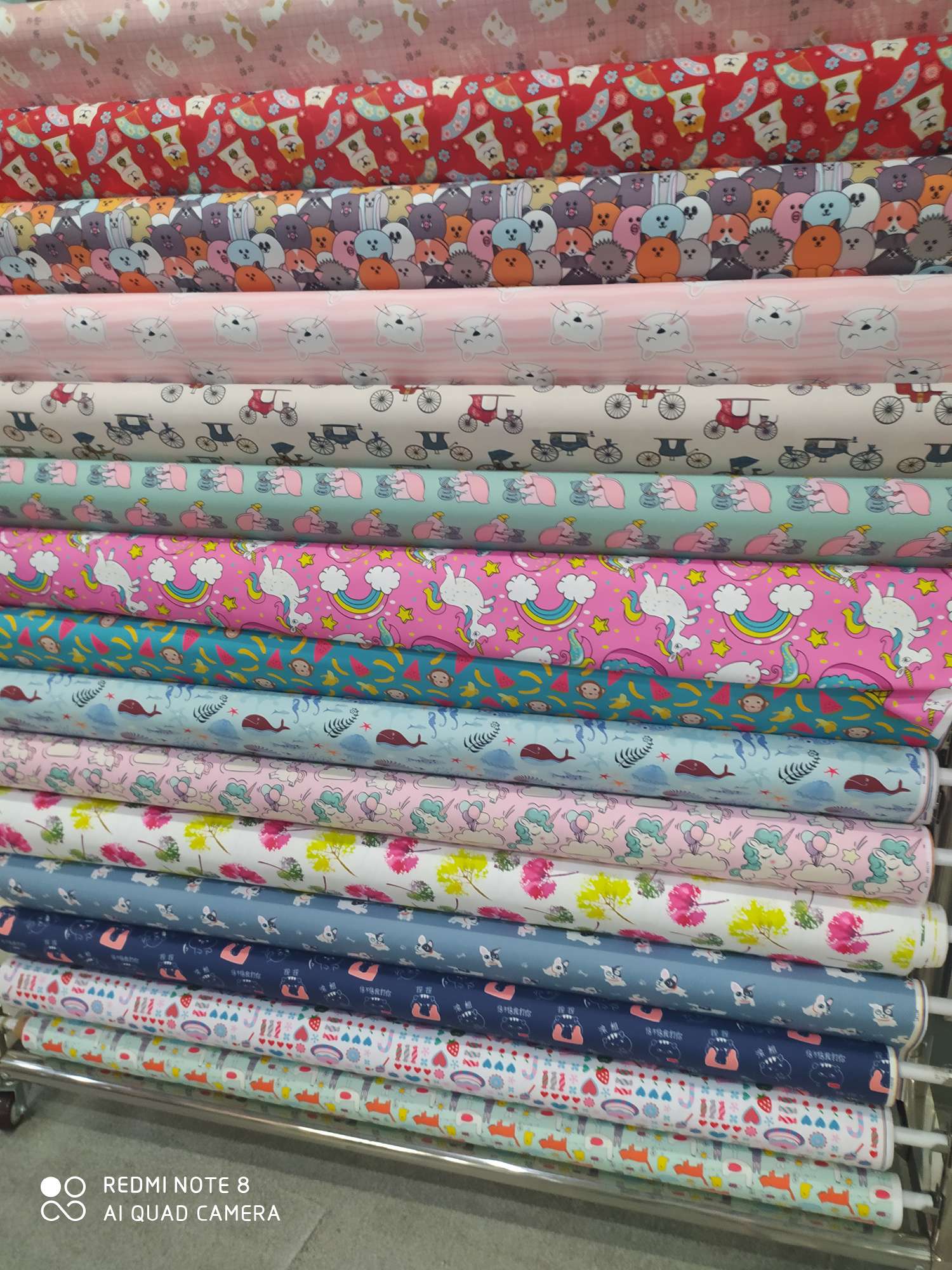 Factory direct sales, 210D Oxford fabric with encrypted PA printing process, waterproof, suitable for bags, wardrobes, storage boxes, handicrafts, etc