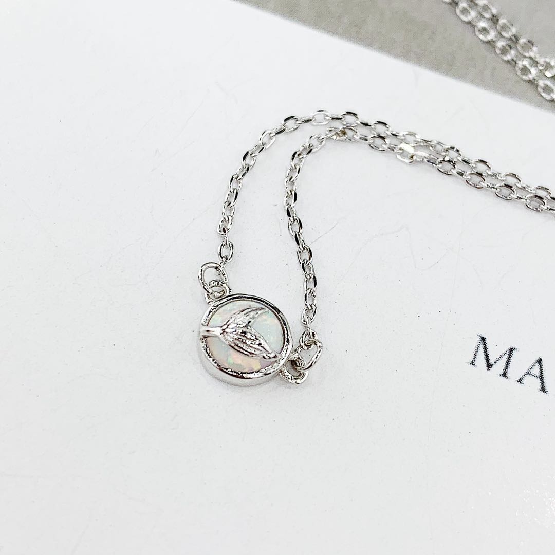 The s925 Silver Australian gemstone necklace does not fade and does not cause allergies Item Picture