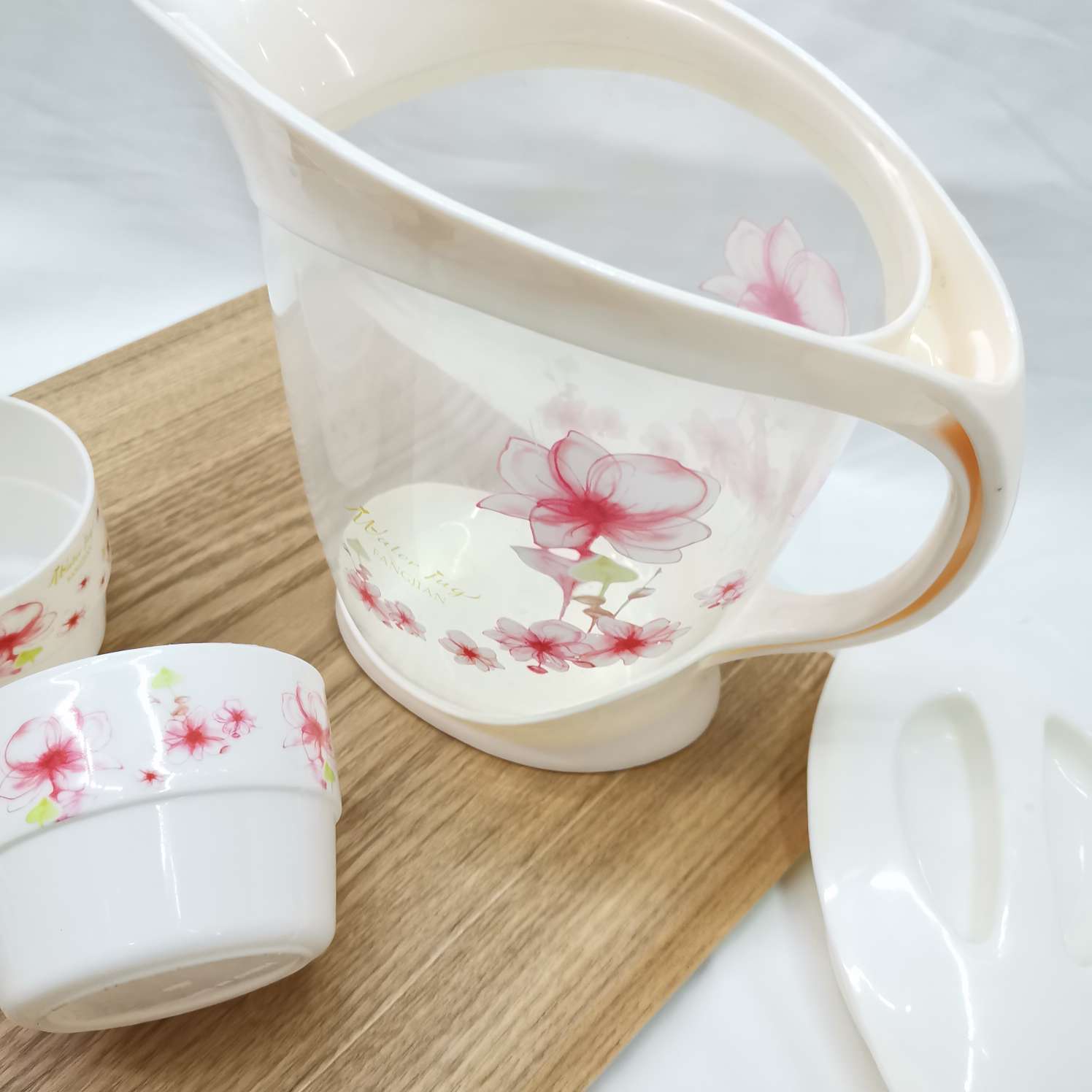 Put the cool white water cup square water 090 small cup details Picture