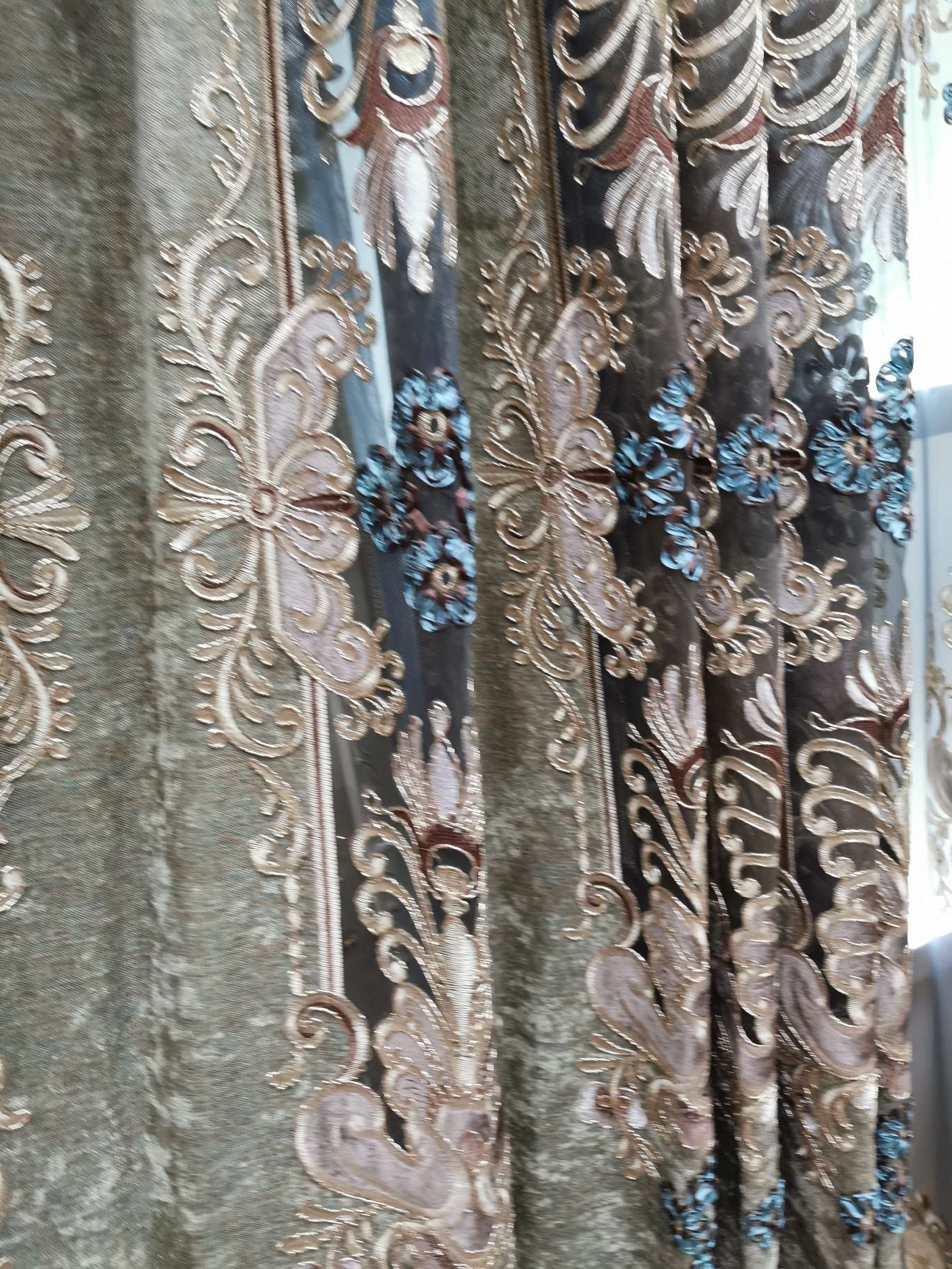 High-end three-dimensional embroidered curtain fabric Item Picture