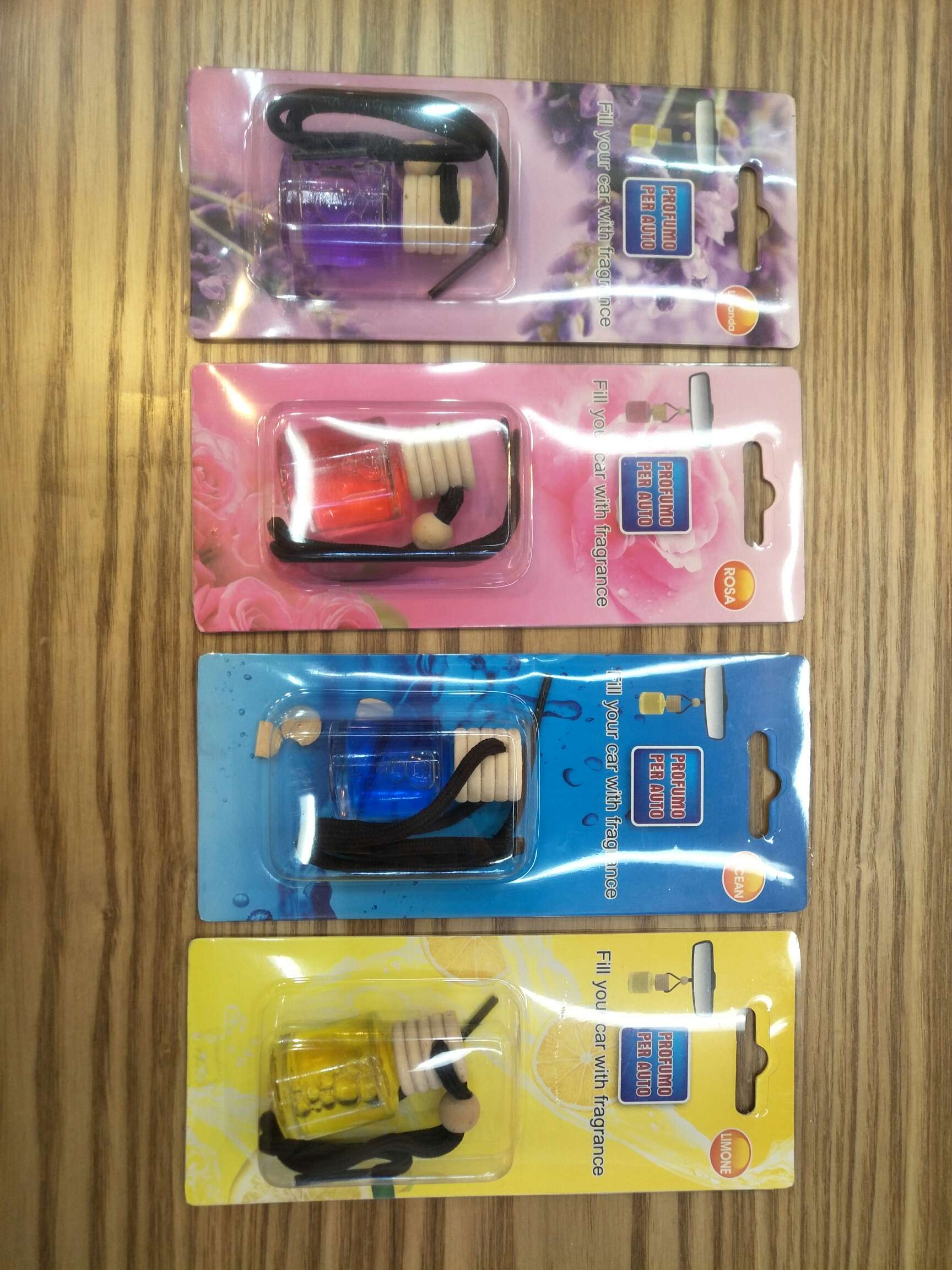 木头挂件香水产品图