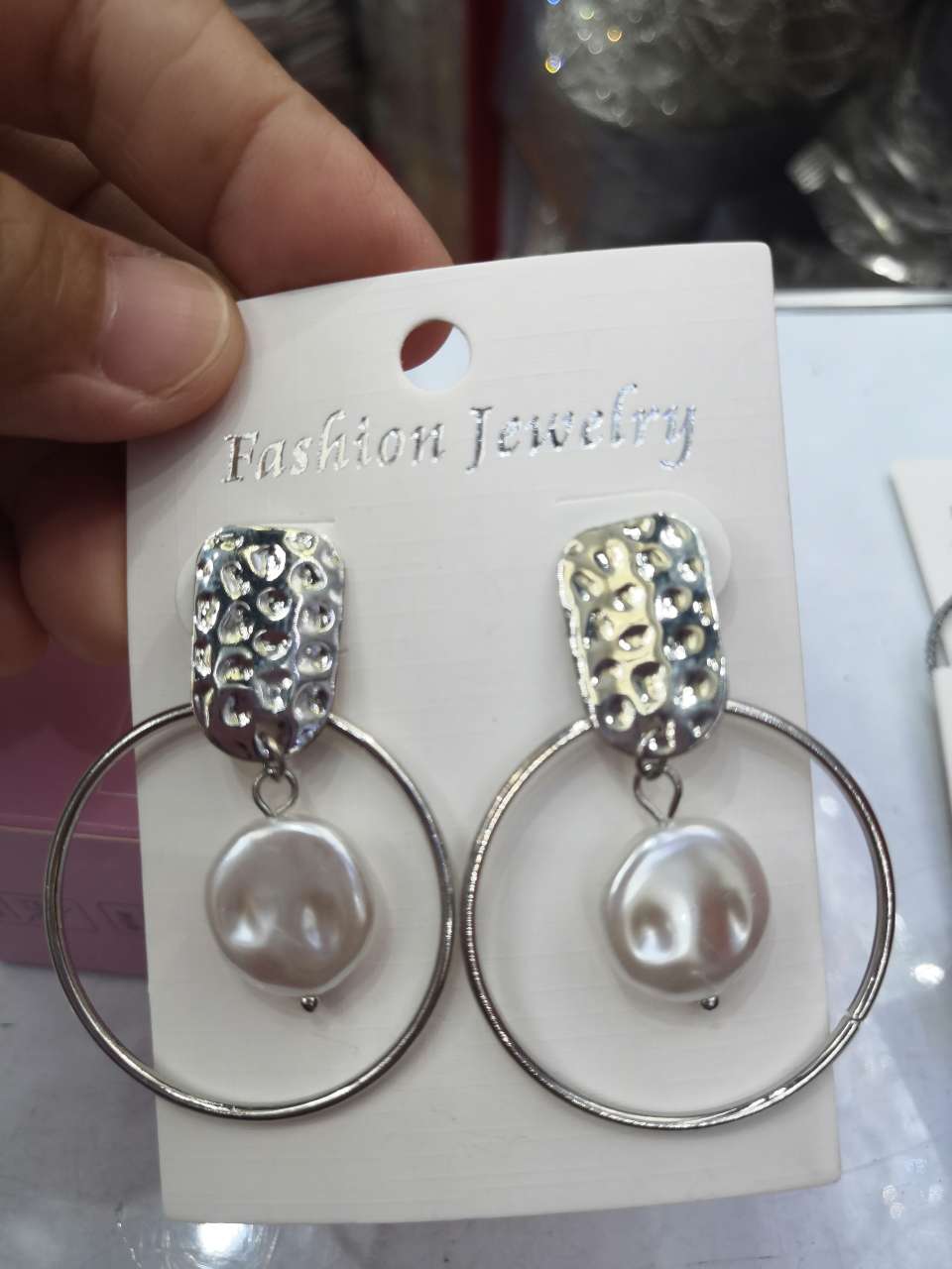 Earrings 4 Application Scenario