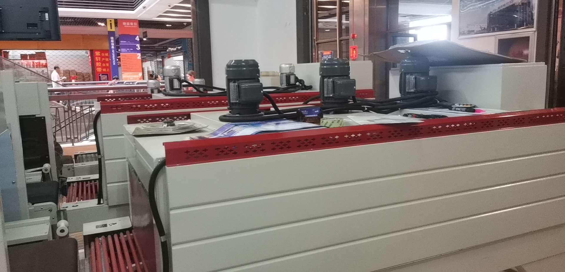 Semi-automatic PE sleeve type film covering machine Item Picture