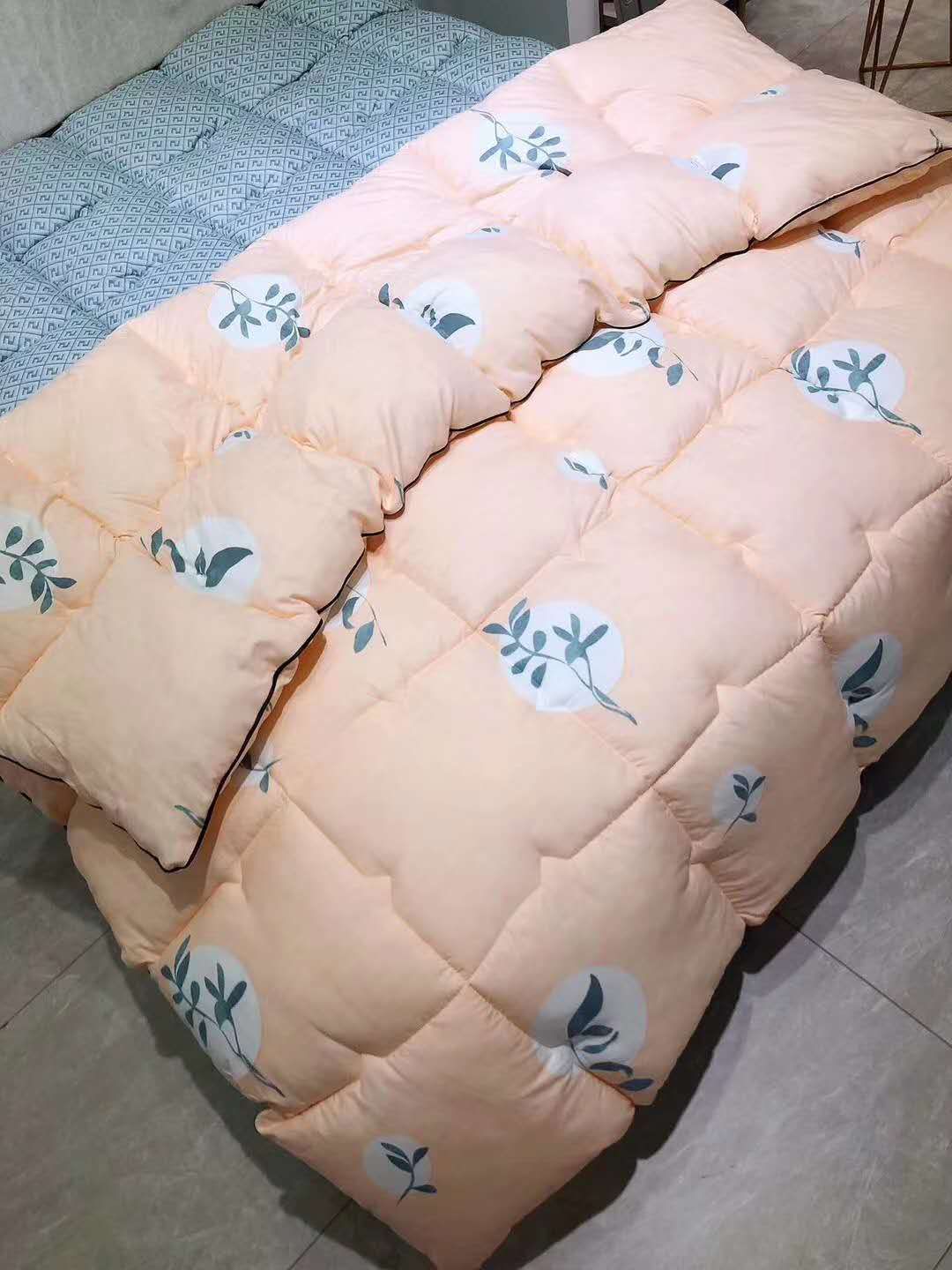 1.5*2 direct-sale leaves of the cotton-filled spring and autumn quilt from the manufacturer