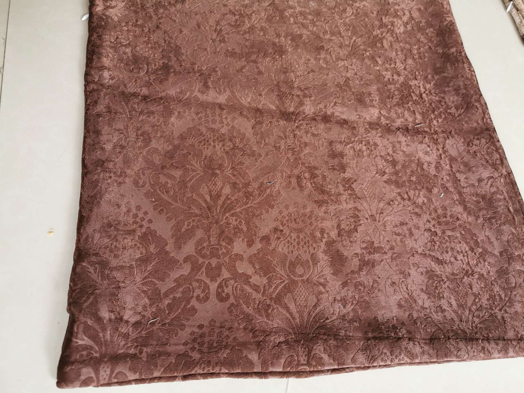 Chenille fabric pillowcases are on sale at a special price Item Picture