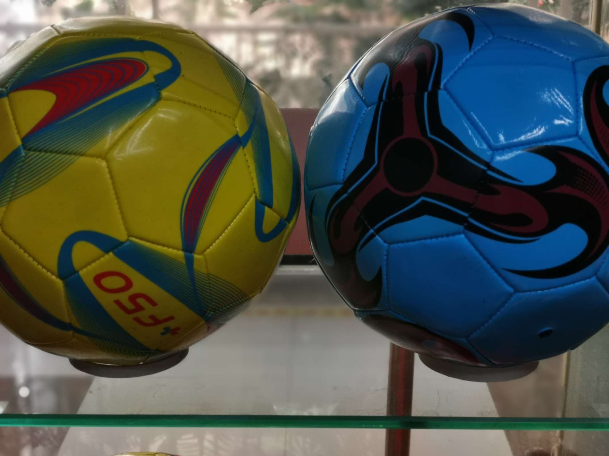 Single cloth football