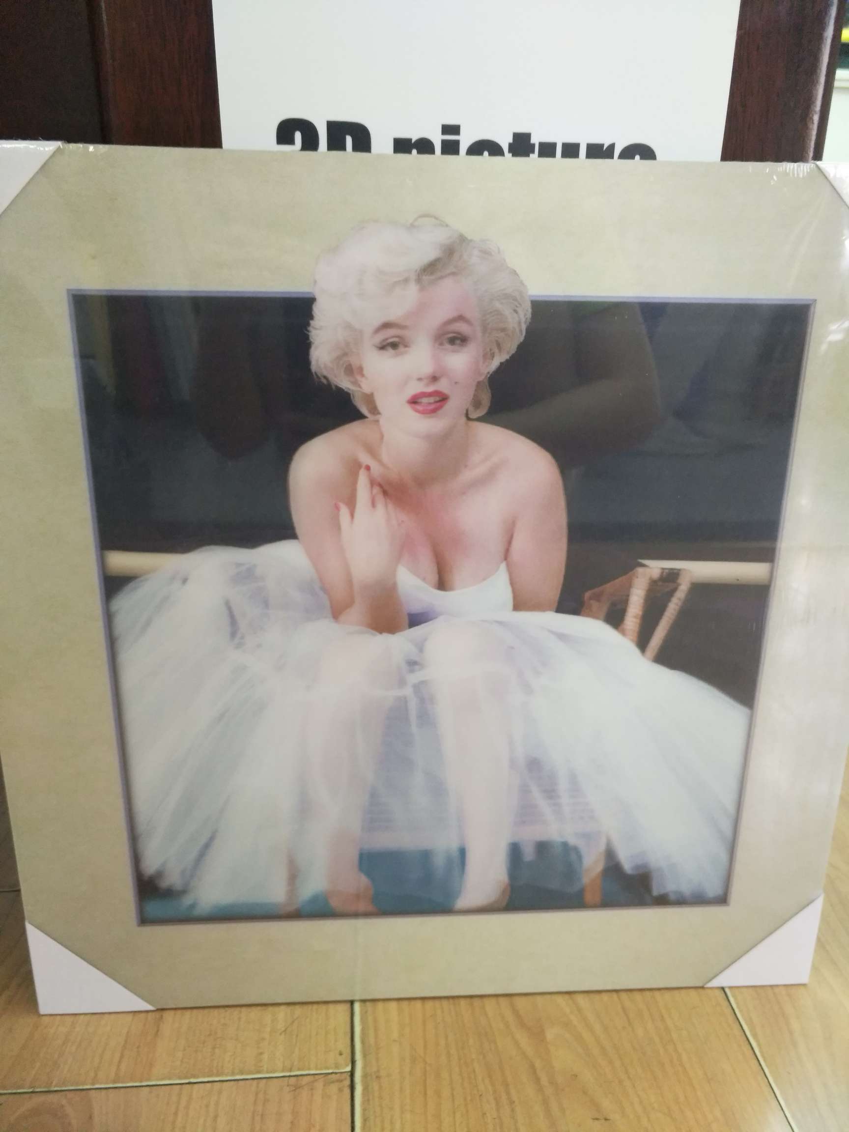 Picture of Monroe on board 5D thumbnail