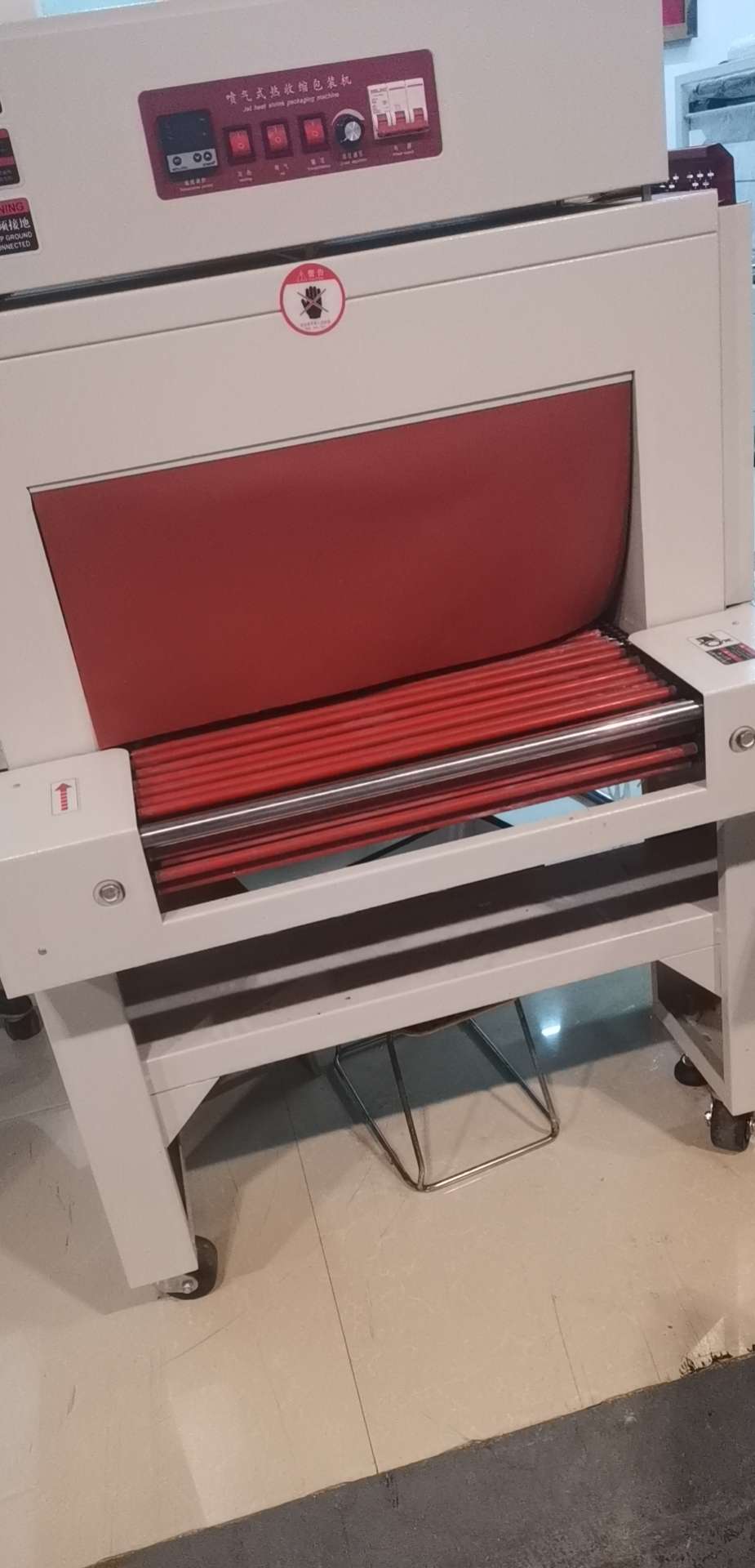 Semi-automatic PE sleeve type film covering machine details Picture