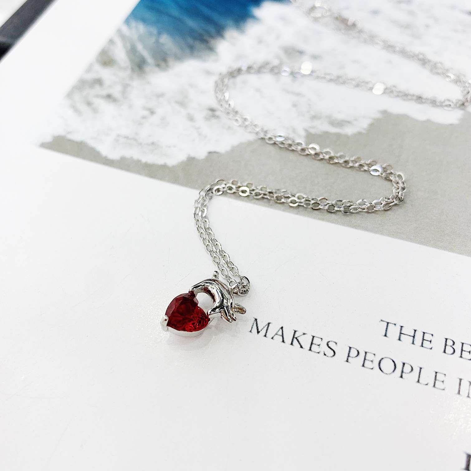 The s925 silver cute little pig necklace with red crystal does not fade and does not cause allergies details Picture