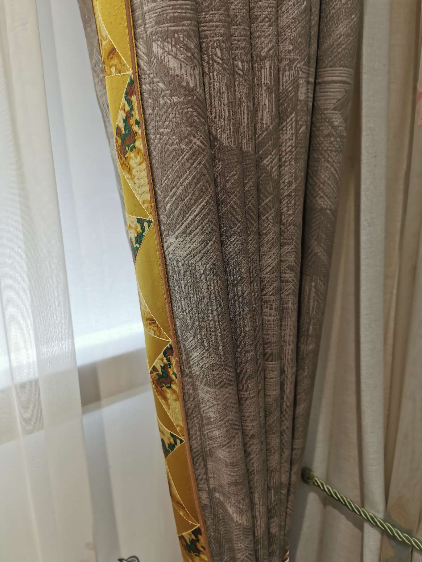 High-end and high-precision jacquard light luxury style living room curtain fabric Specification image