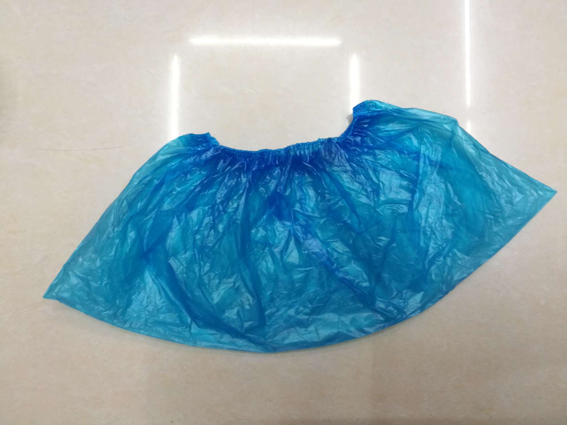 塑料薄膜鞋套11