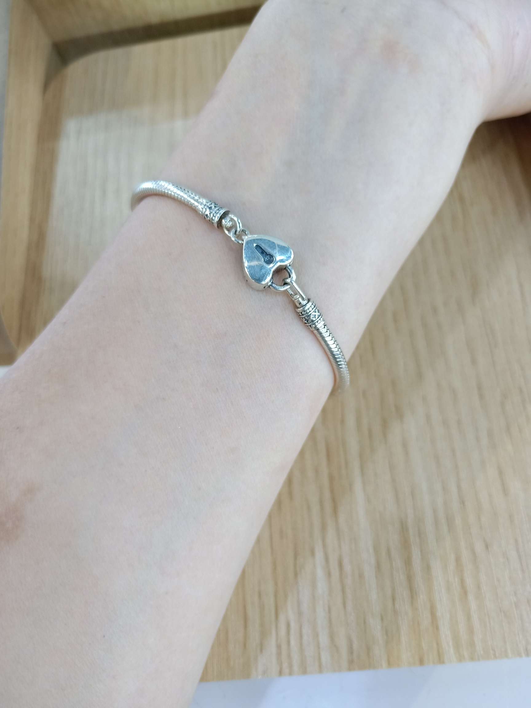 潘多拉同款纯银千足银镂空爱心活扣手镯，时尚潮流美观大方显气质款手镯