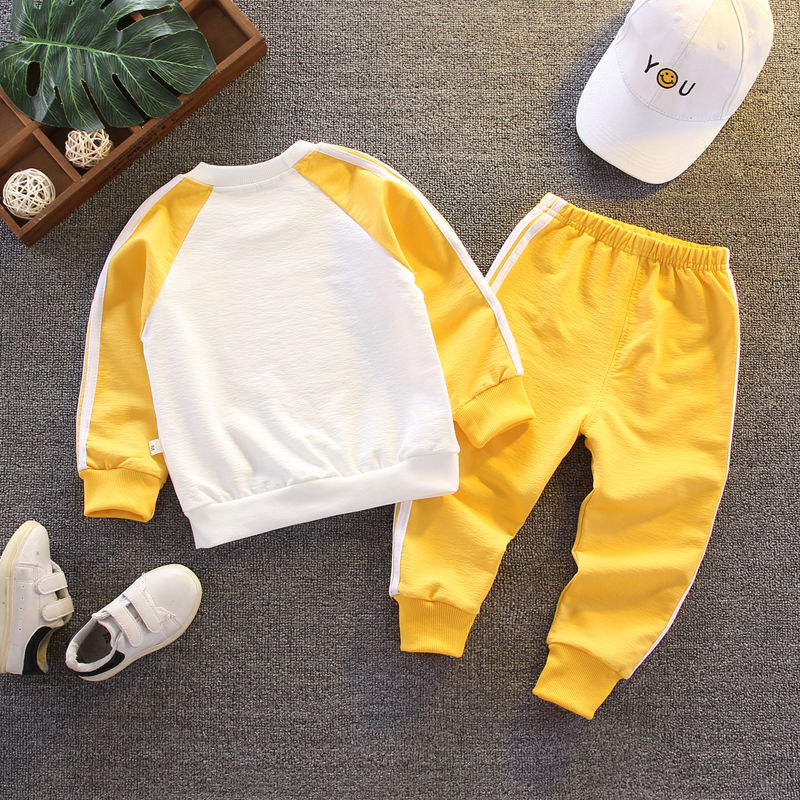 The 2020 new Spring and Autumn Collection for girls, a Korean-style casual and loose two-piece children's outfit