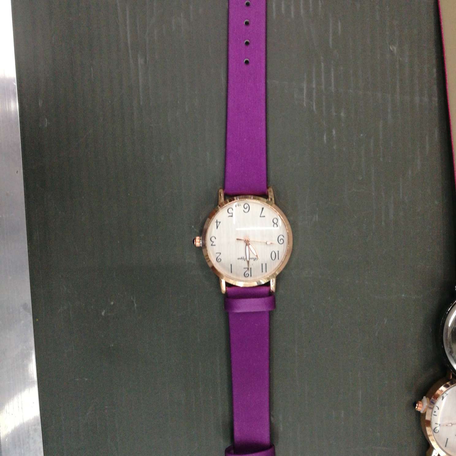 时尚学生表成人手表紫色皮带清晰表盘