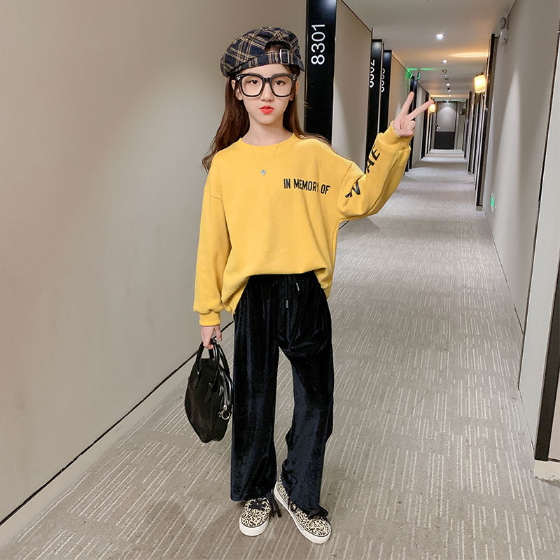 The 2020 new Spring and Autumn Doudou Pants set for girls, a Korean-style casual and loose two-piece set for middle and older girls