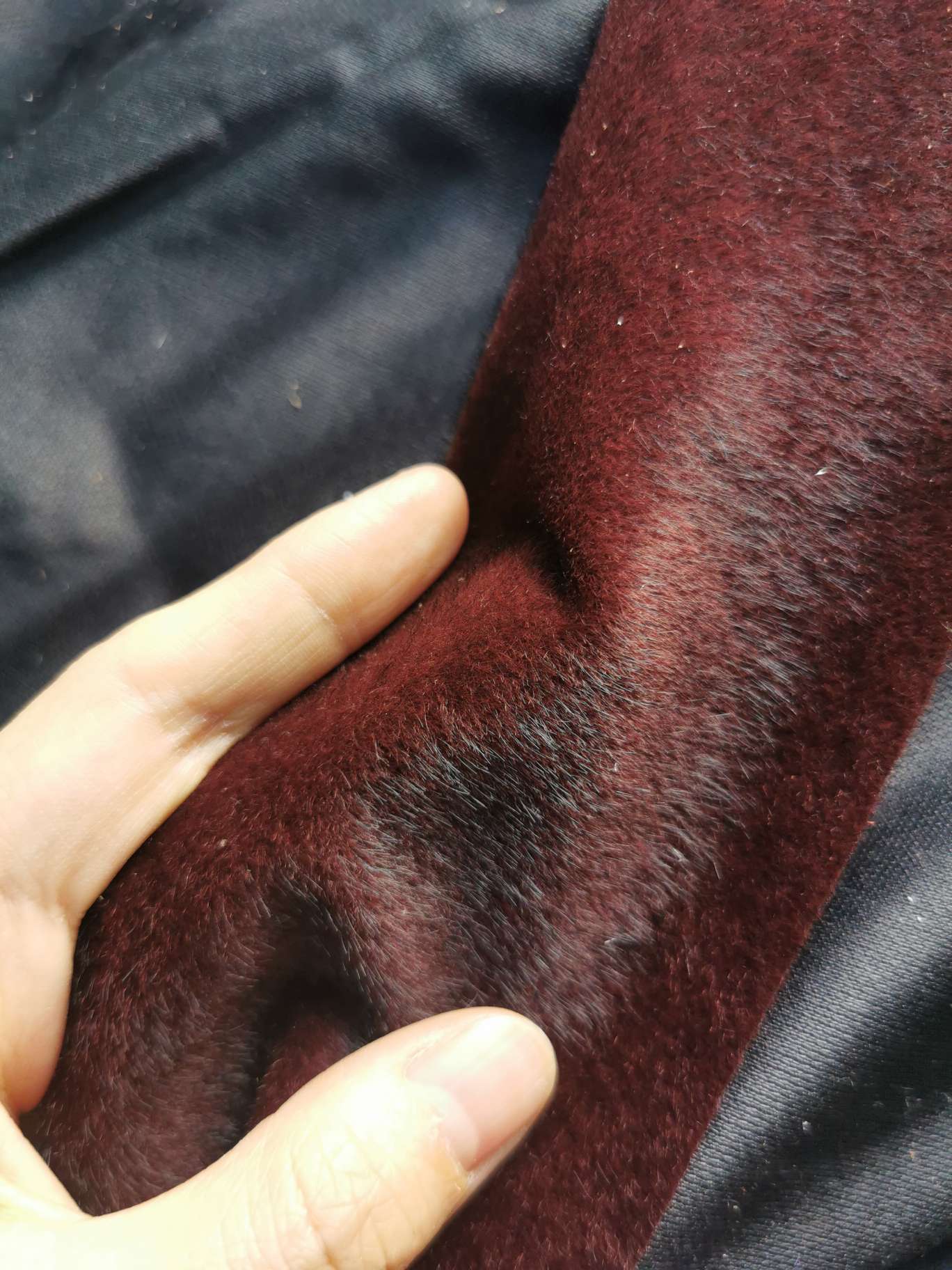 The faux leather mink fur is wine red Specification image
