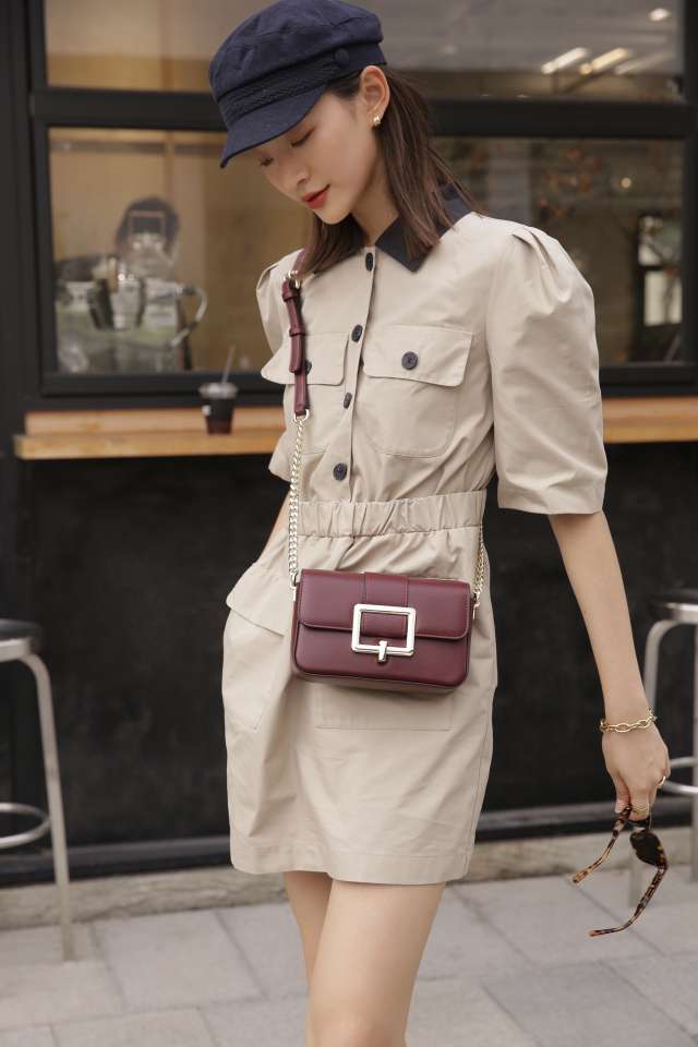 B1686，净版酒红