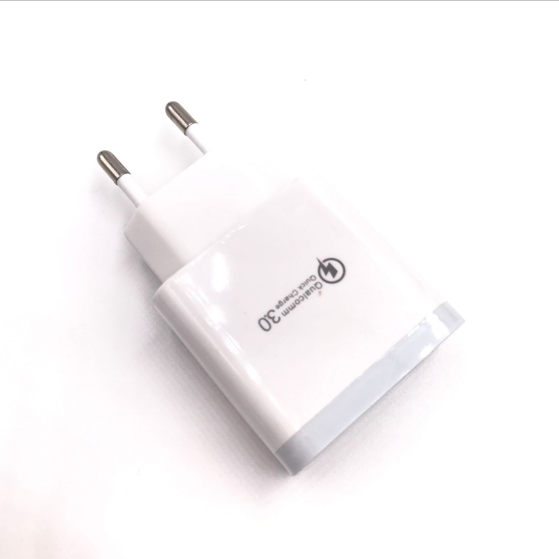 New single UIC scheme QC3.0 quick charge mobile phone charger M6 quick charge 5V/9V/12V domestic machine charger