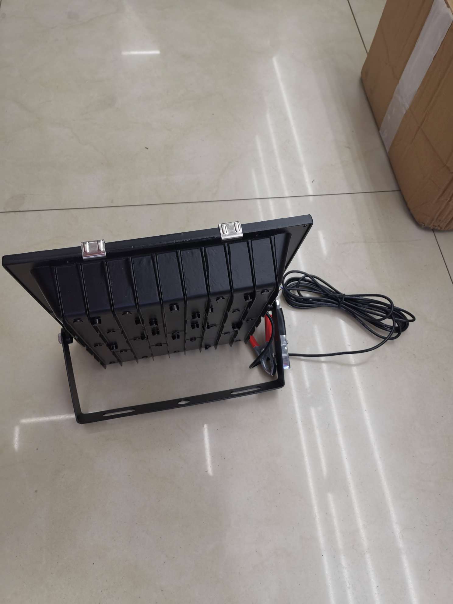 DC|2V四杯投光灯80W产品图