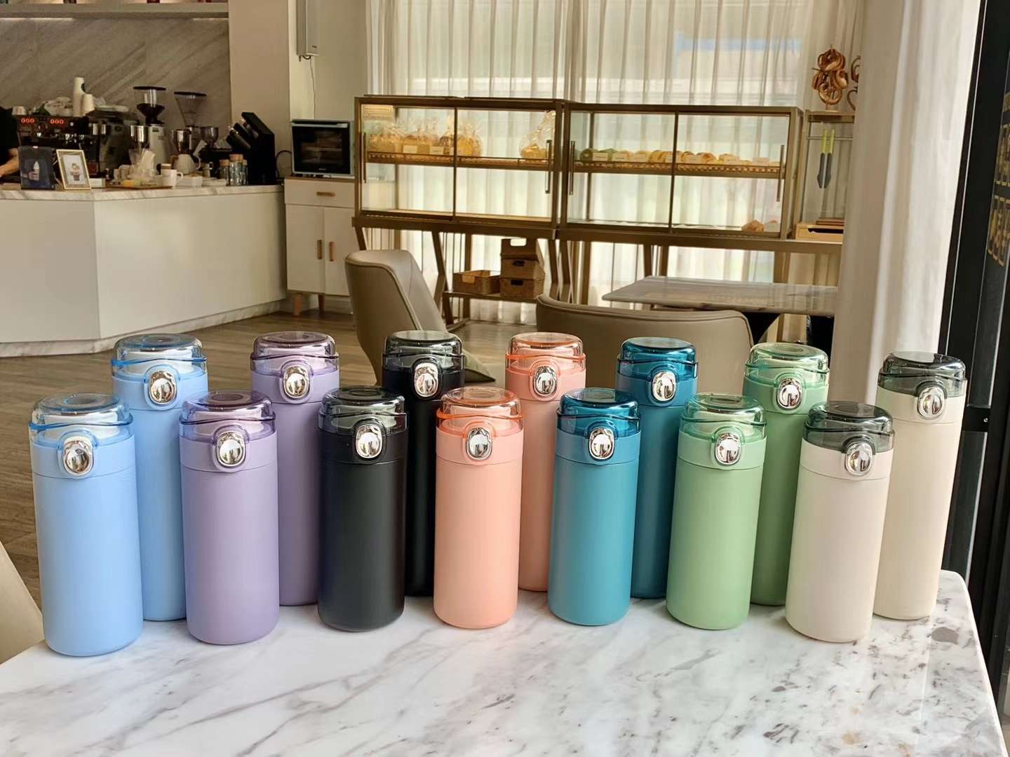 Small Transparent Pea Lid Cup full figure