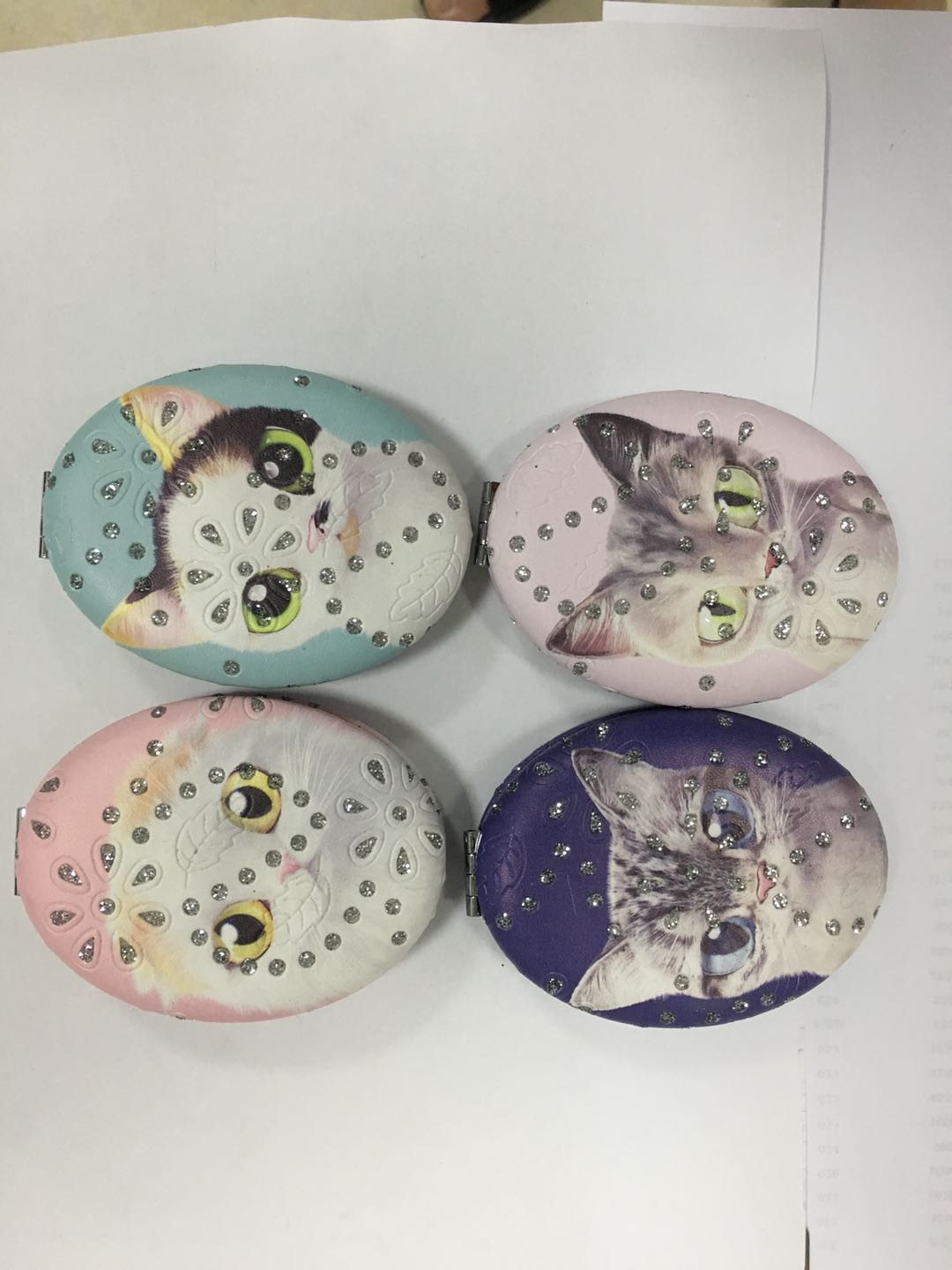 新款大椭圆钻粉可爱猫咪系列双面印花折叠便携化妆镜