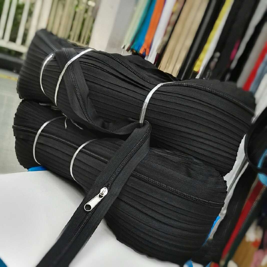 拉链/哪吒/妃蝶拉链/拉链拉片/黄铜拉链产品图