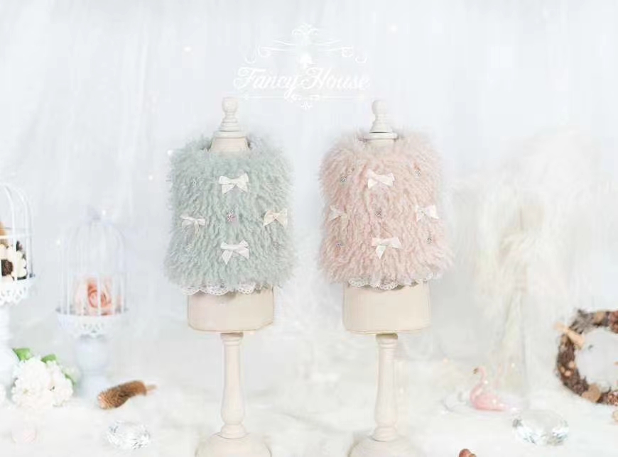 Autumn and winter 💝 new product 🛍 alpaca wool vest Soft and delicate high quality alpaca wool, feel soft and comfortable, exquisite lace on the hem to embellish! undefined