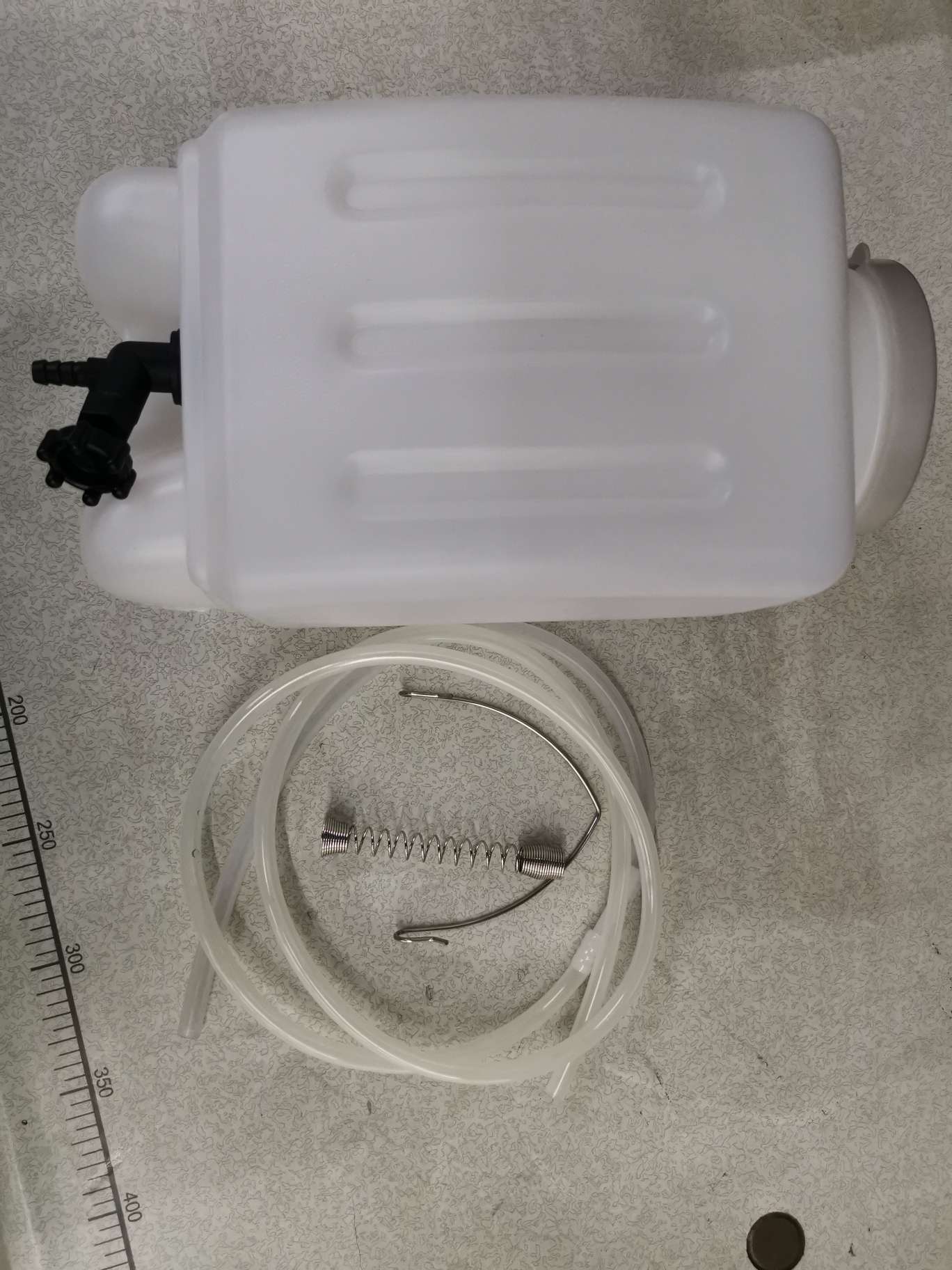 Flying Man 999 type bottle iron, steam iron, electric iron undefined