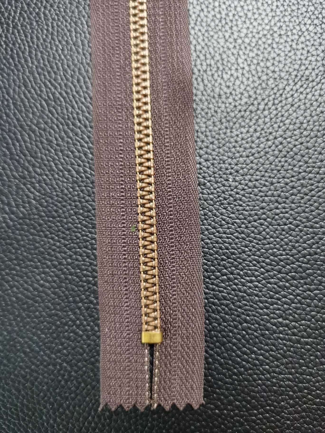 牛仔裤休闲裤拉链产品图