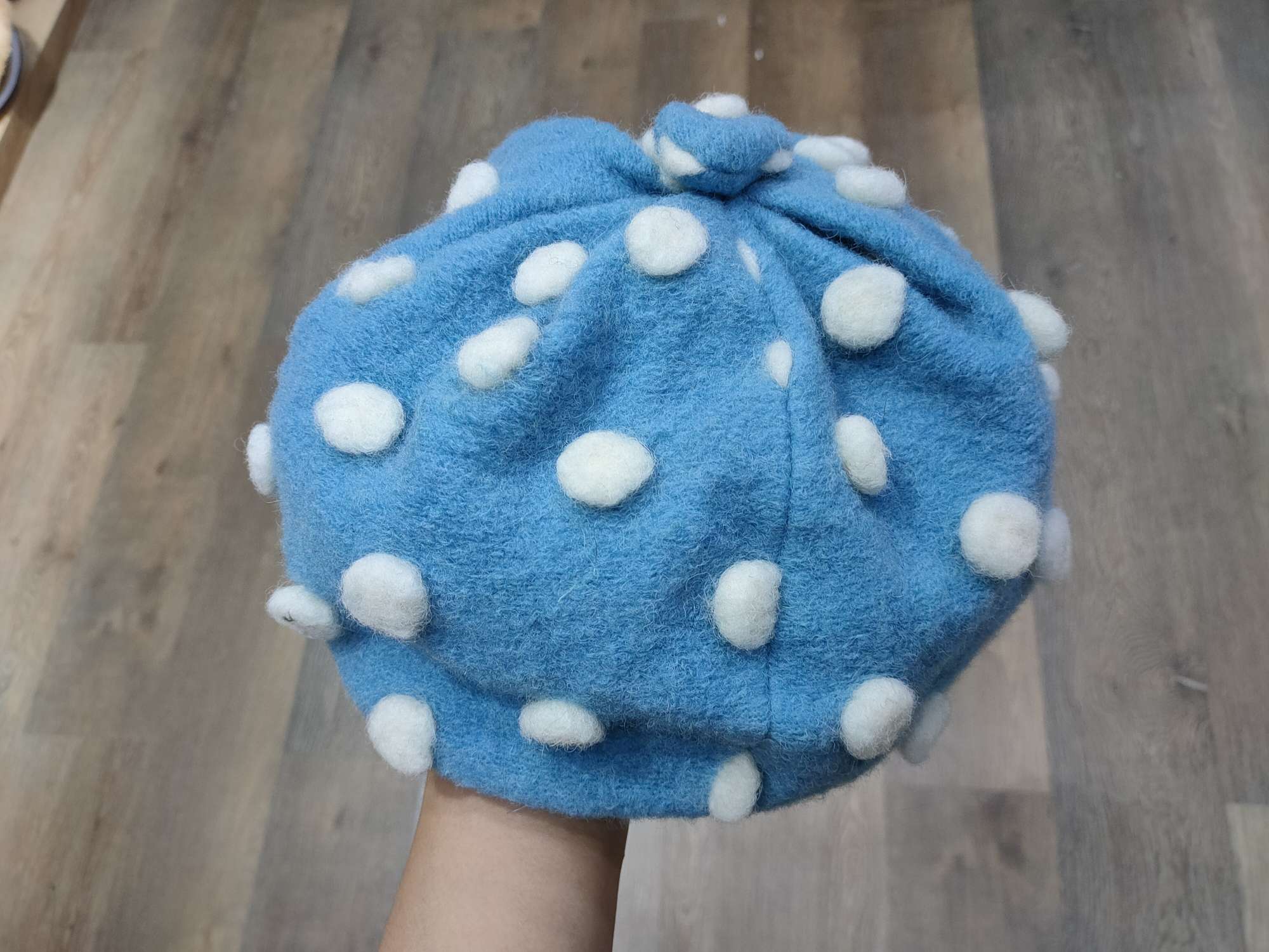 Cashmere ball bud hat