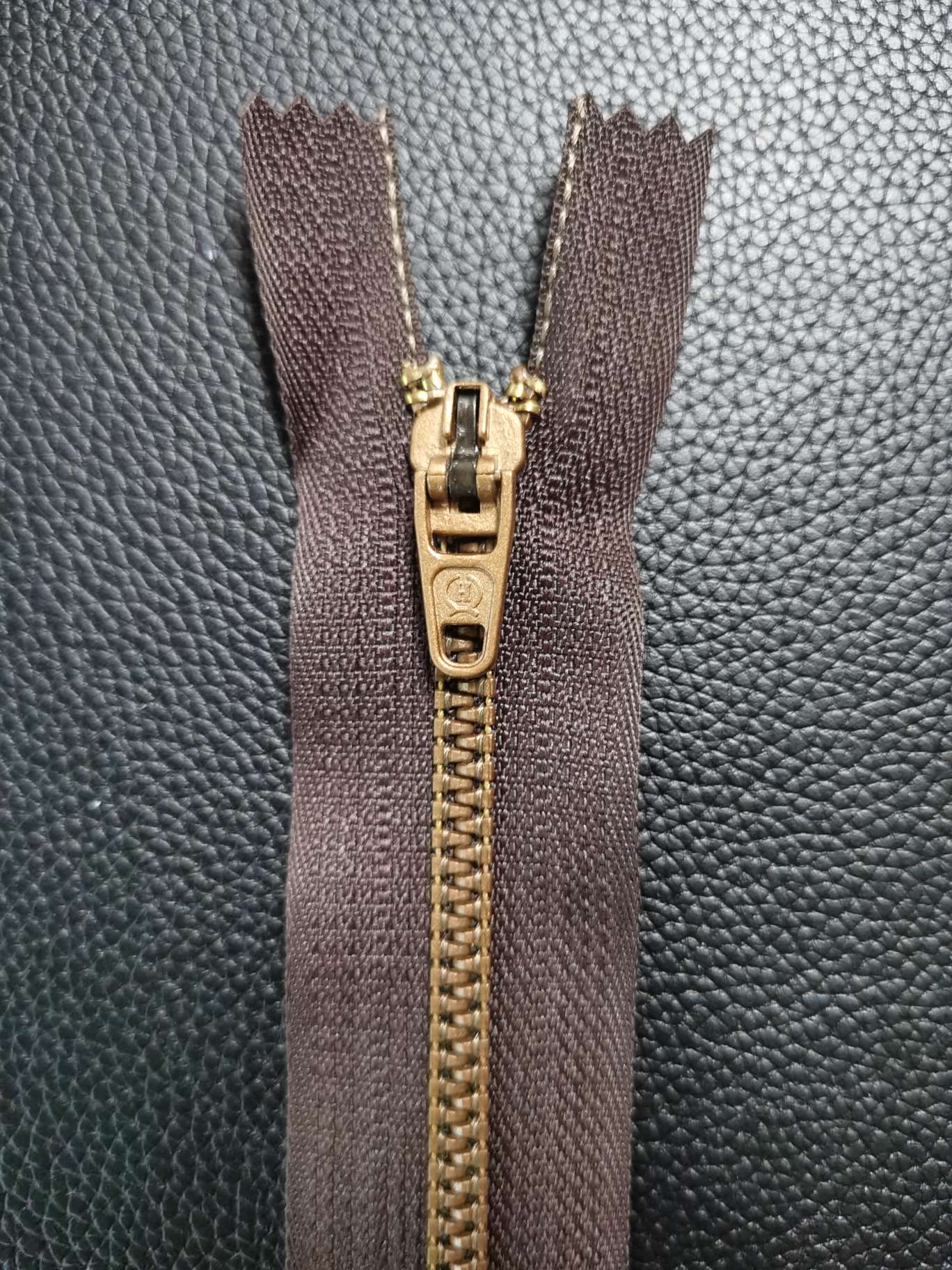 男士牛仔裤实物图