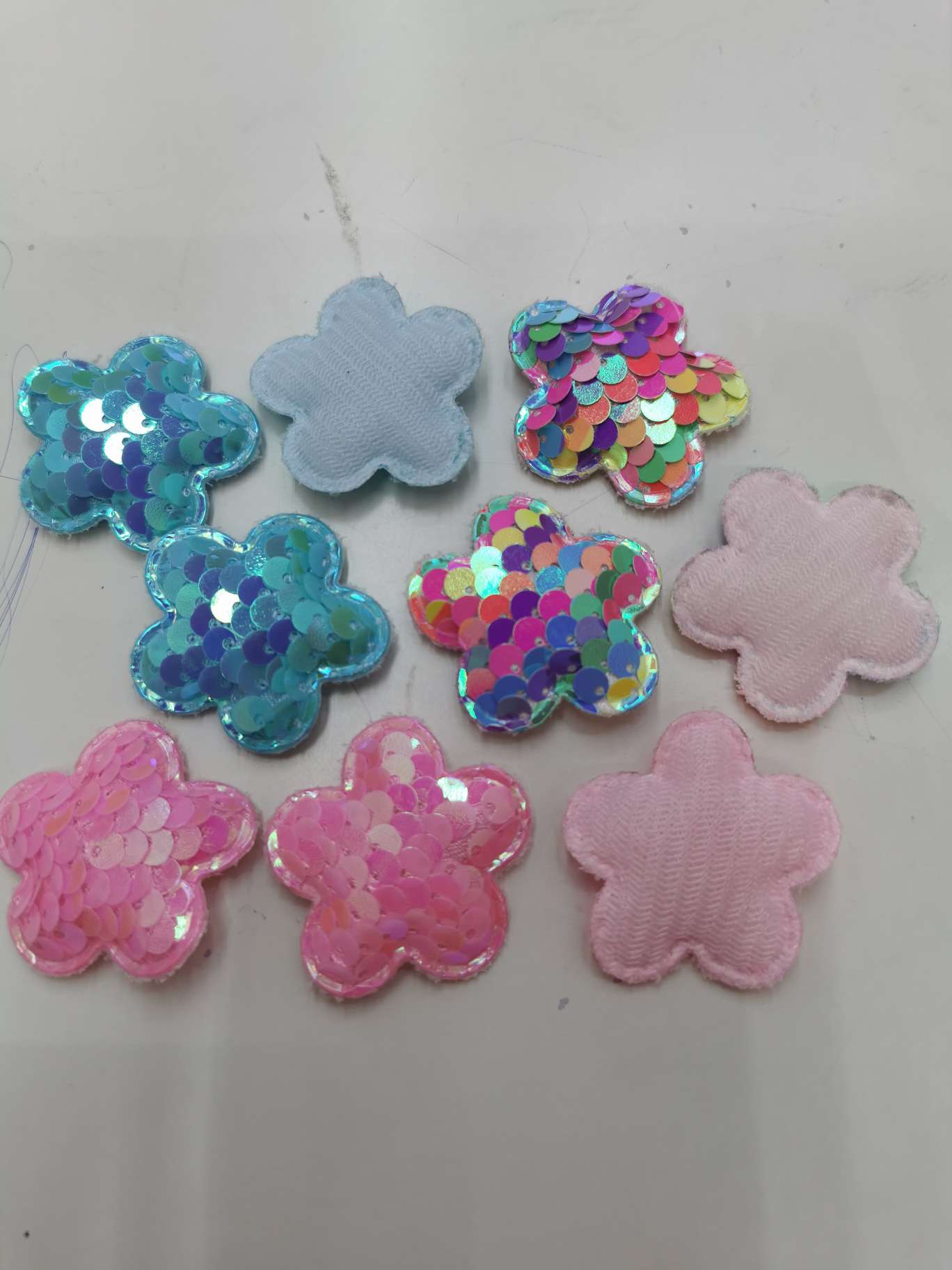 Gold shiny sheet 3.5 cm small plum blossom details Picture