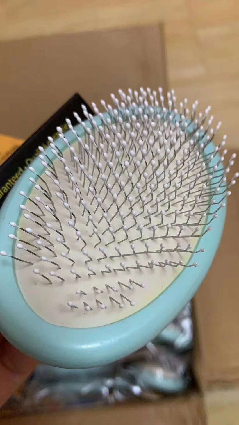 Cat handling special, cat needle comb, fresh Tiffany blue, super soft air cushion, high quality glue beads, imported beech wood handle Application Scenario