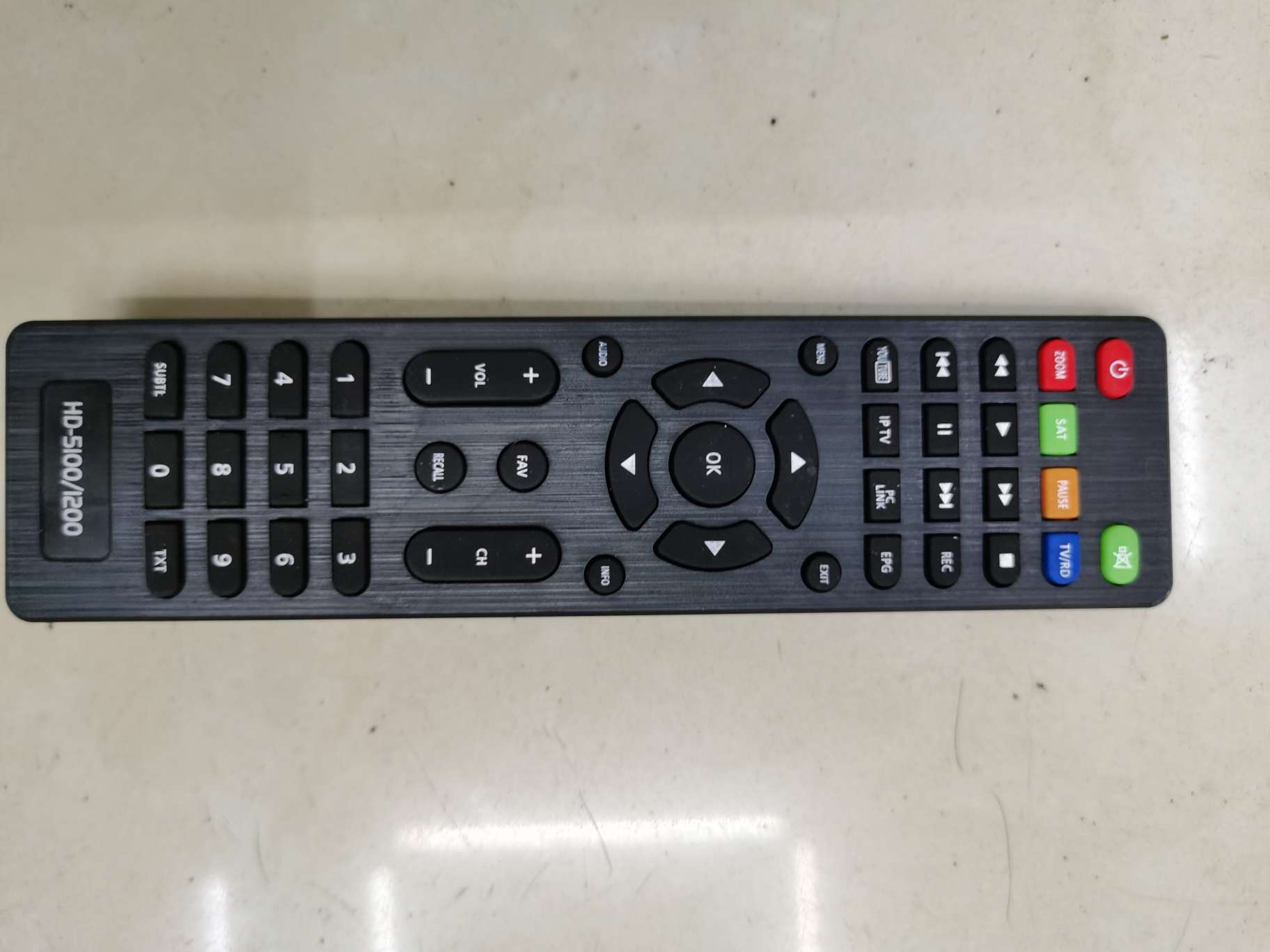 The HD5100HD1200 is compatible with the STAR SAT SAMSAT set-top box receiver remote control