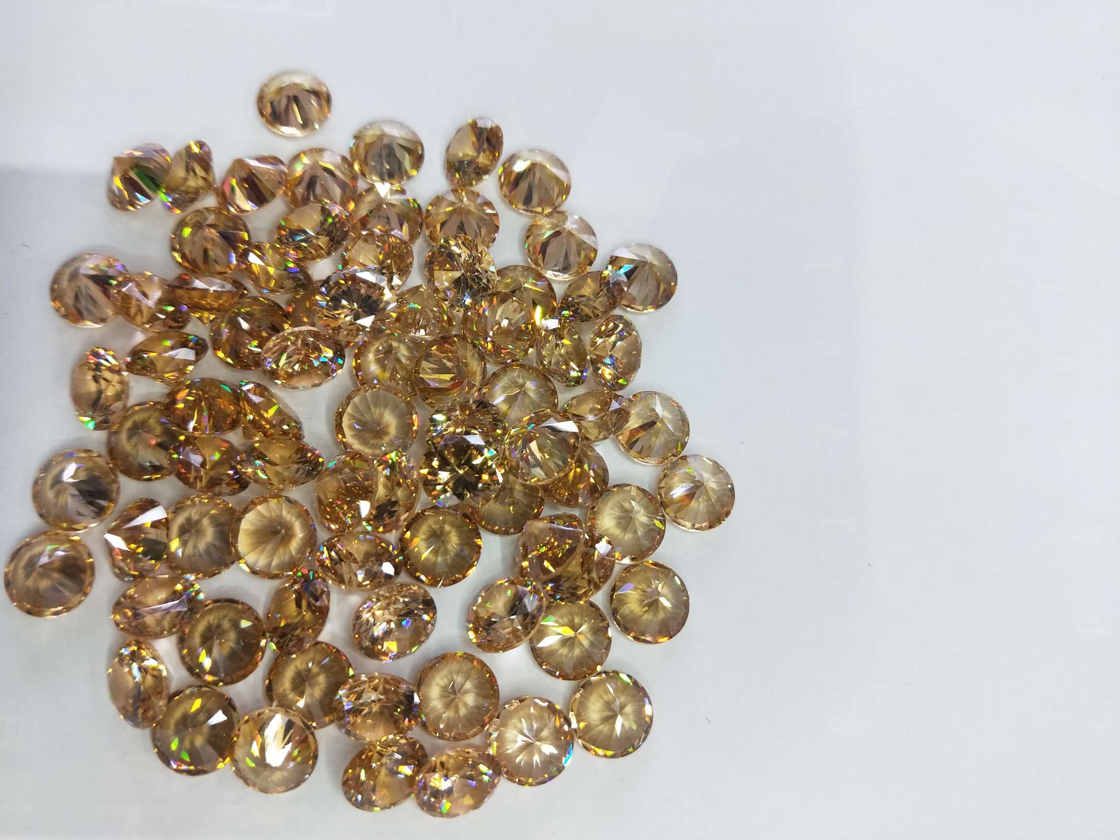 10.0 Round champagne thumbnail