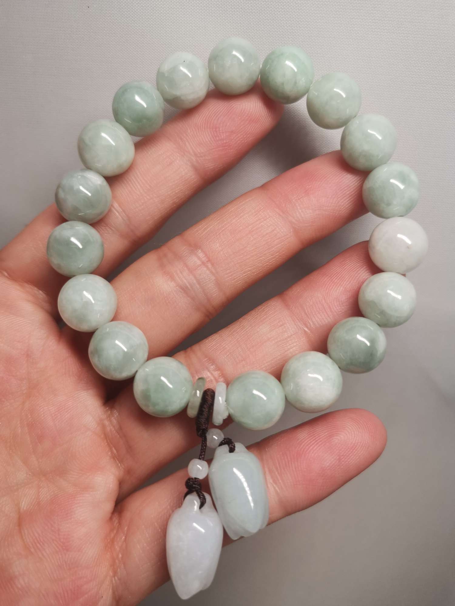 Myanmar esmeralda. Pulsera magnolia