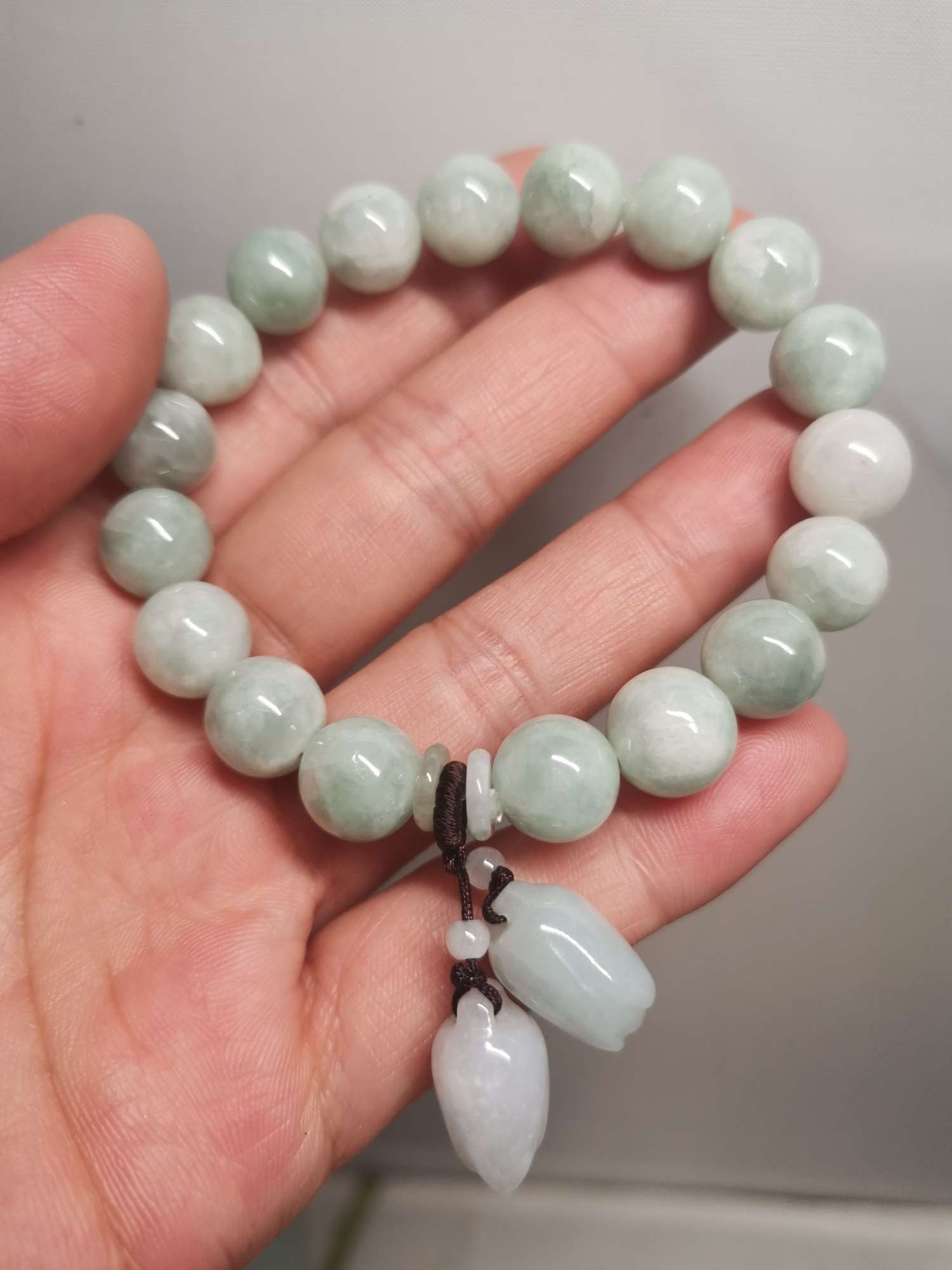 Myanmar esmeralda. Pulsera magnolia Application Scenario