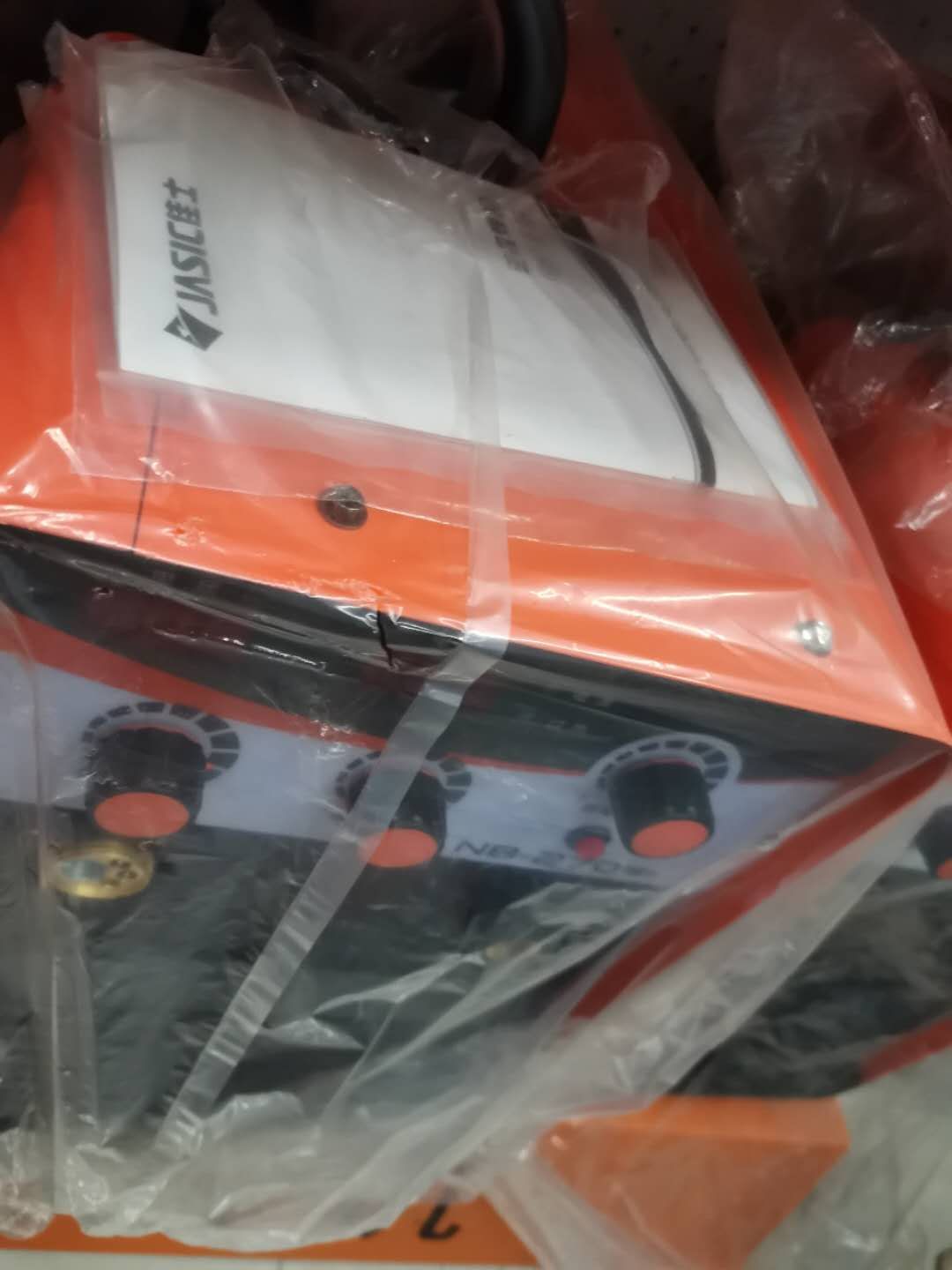 Gas shielded Welding 270 is highly praised for its low profit margin but high sales volume, honest operation and excellent quality details Picture