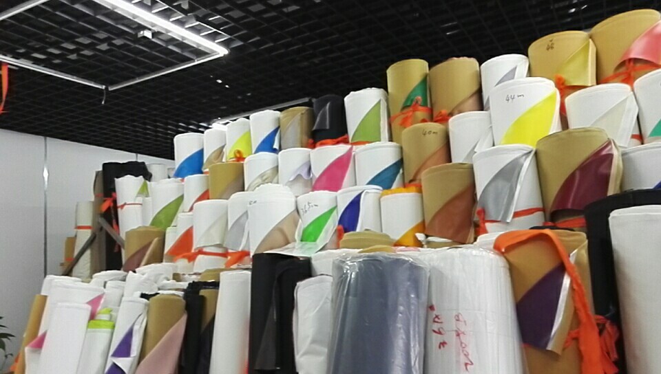 木纹皮革/皮革/马毛奶牛纹皮革/珠光十字纹/马毛皮革细节图