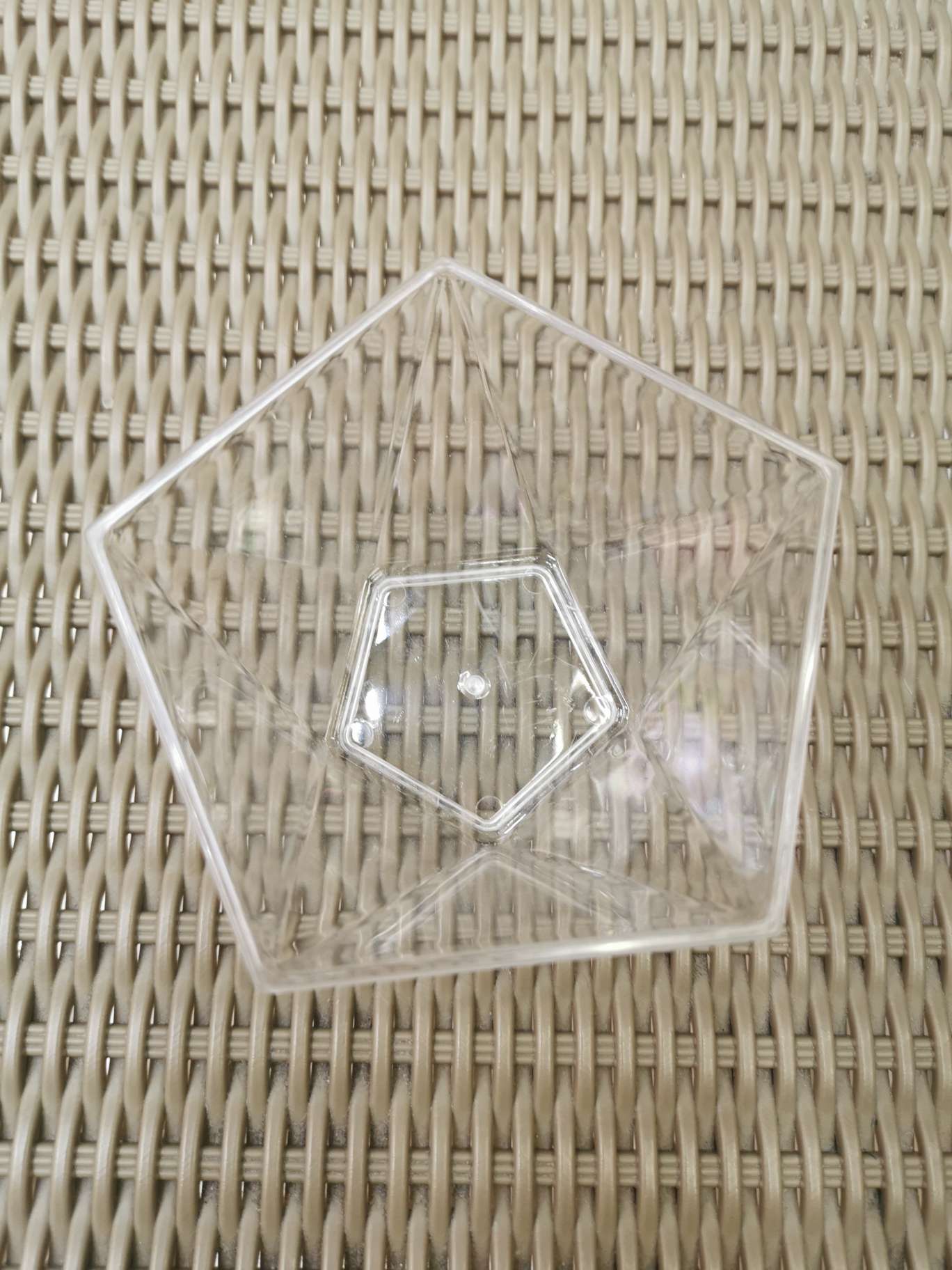 Disposable plastic pudding cups